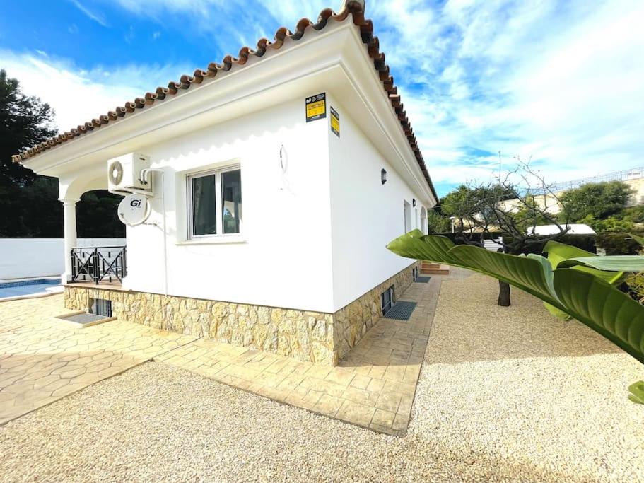 Arenda Mara villa con piscina privada jardín