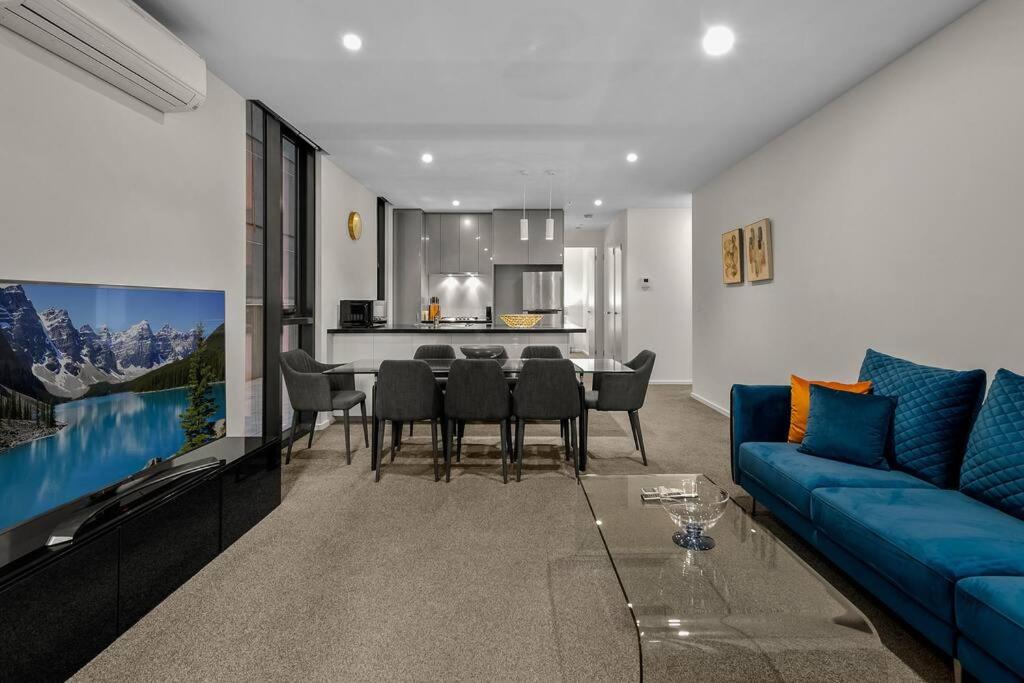 Exclusive Stays - Southbank Podium