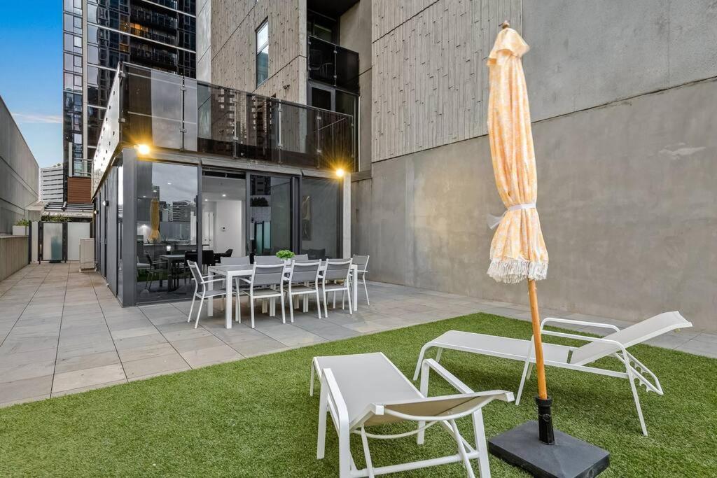 Exclusive Stays - Southbank Podium