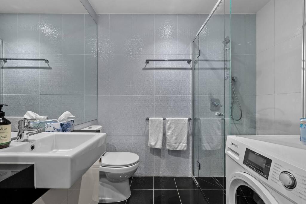 Exclusive Stays - Southbank Podium