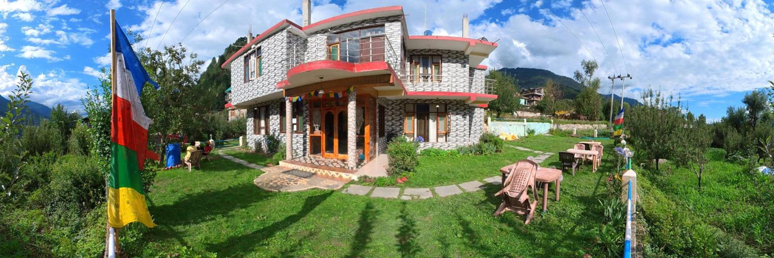 indian backpackers hostel view 5