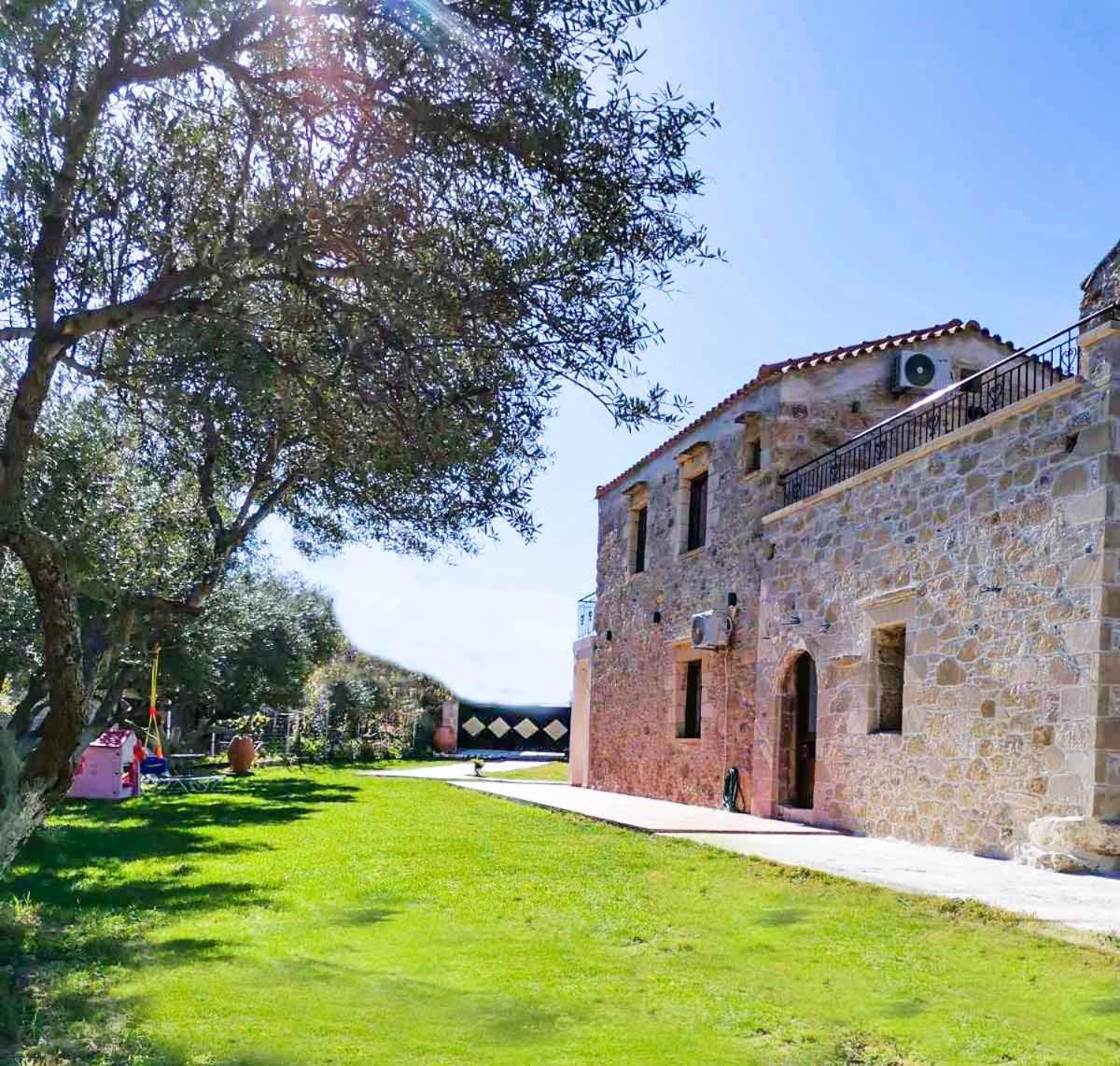 Villa Anastasia Luxe with Top WiFi, BBQ & Amazing Views photo 5