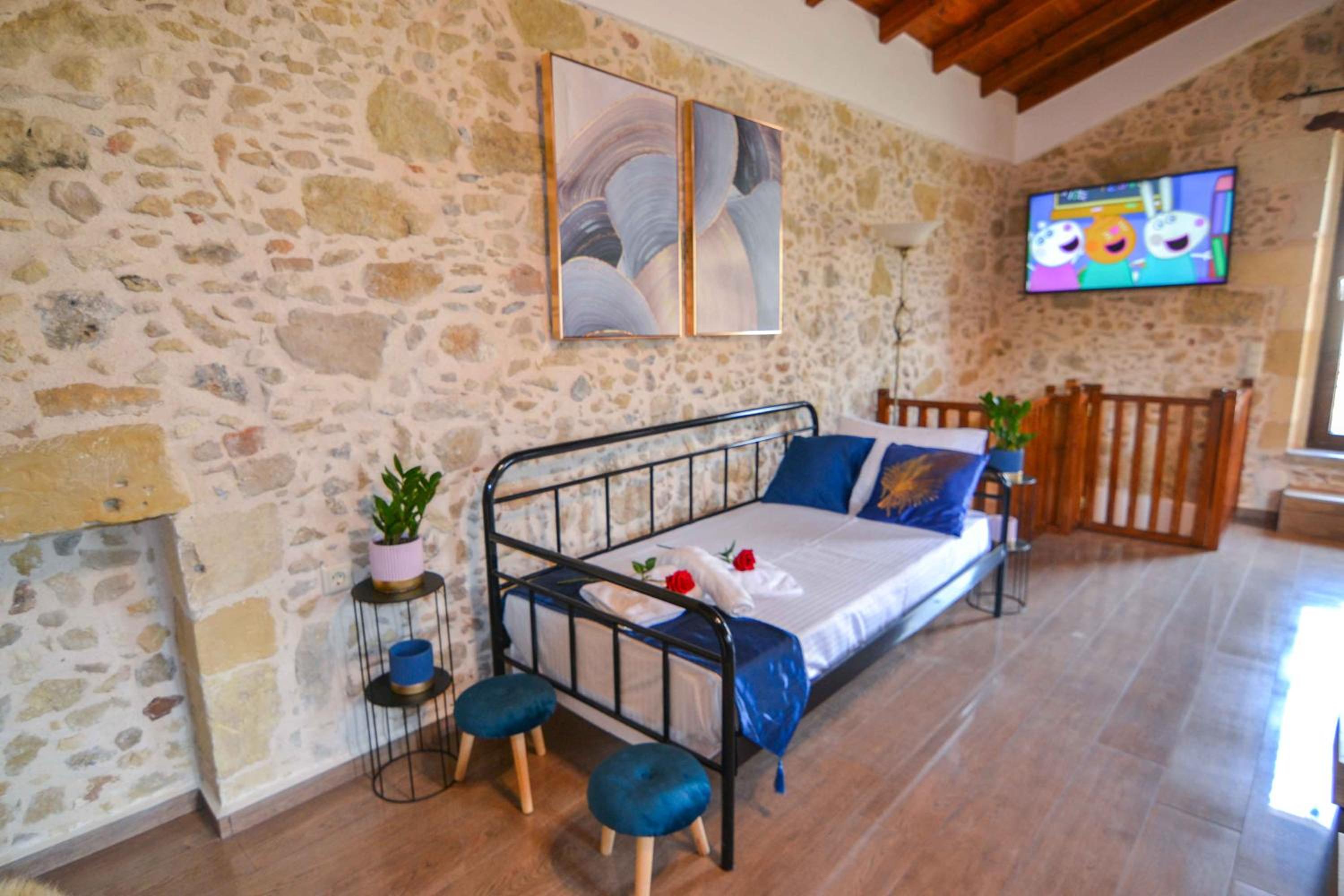 Villa Anastasia Luxe with Top WiFi, BBQ & Amazing Views view 5