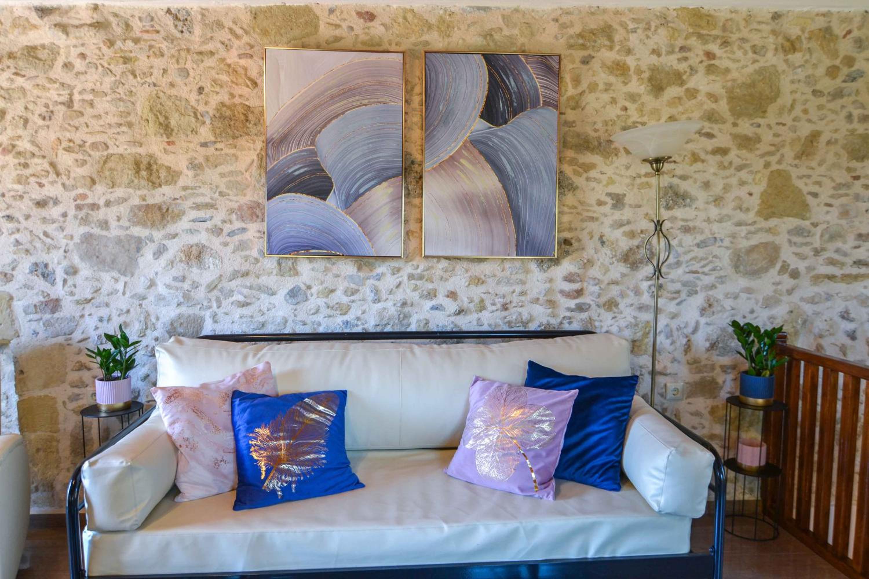 Villa Anastasia Luxe with Top WiFi, BBQ & Amazing Views view 3