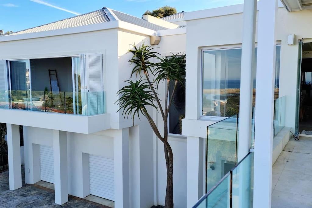 Contemporary villa with amazing views view 5