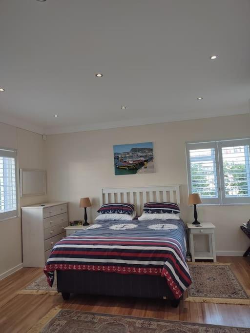 Modern apartment close to lovely beach view 2