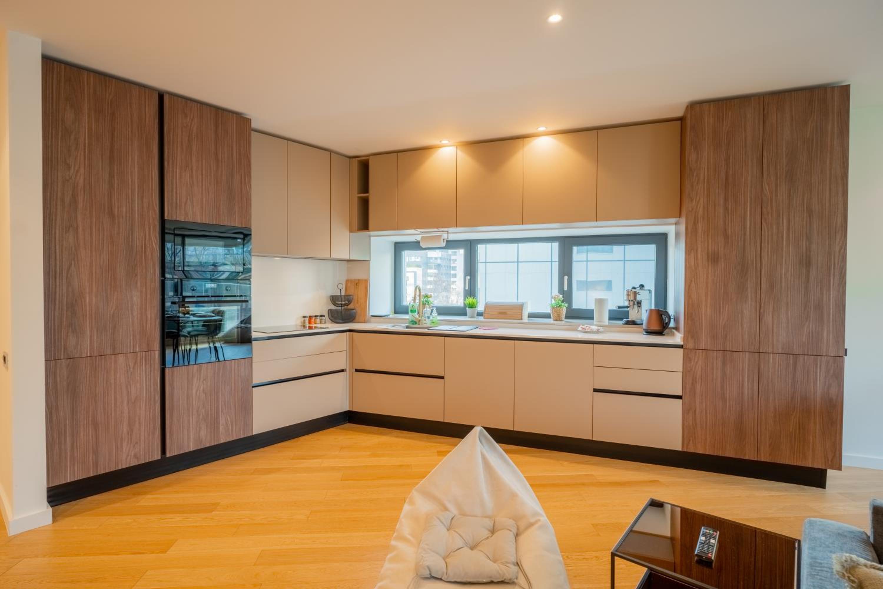 Designer Apartment in Aviatiei Tower