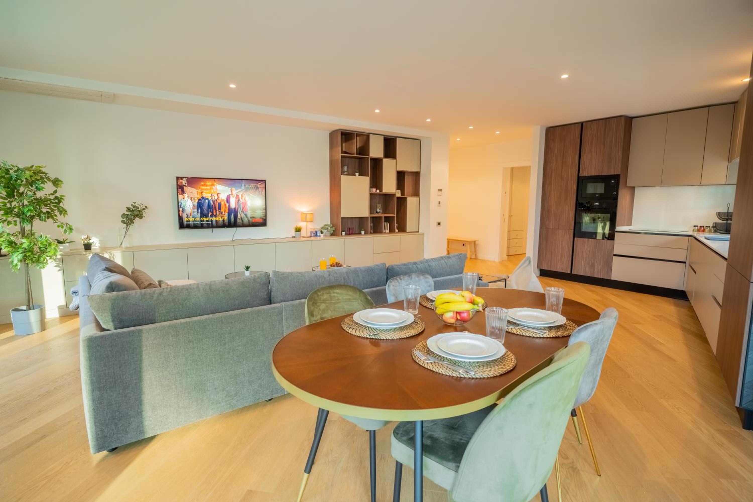 Designer Apartment in Aviatiei Tower