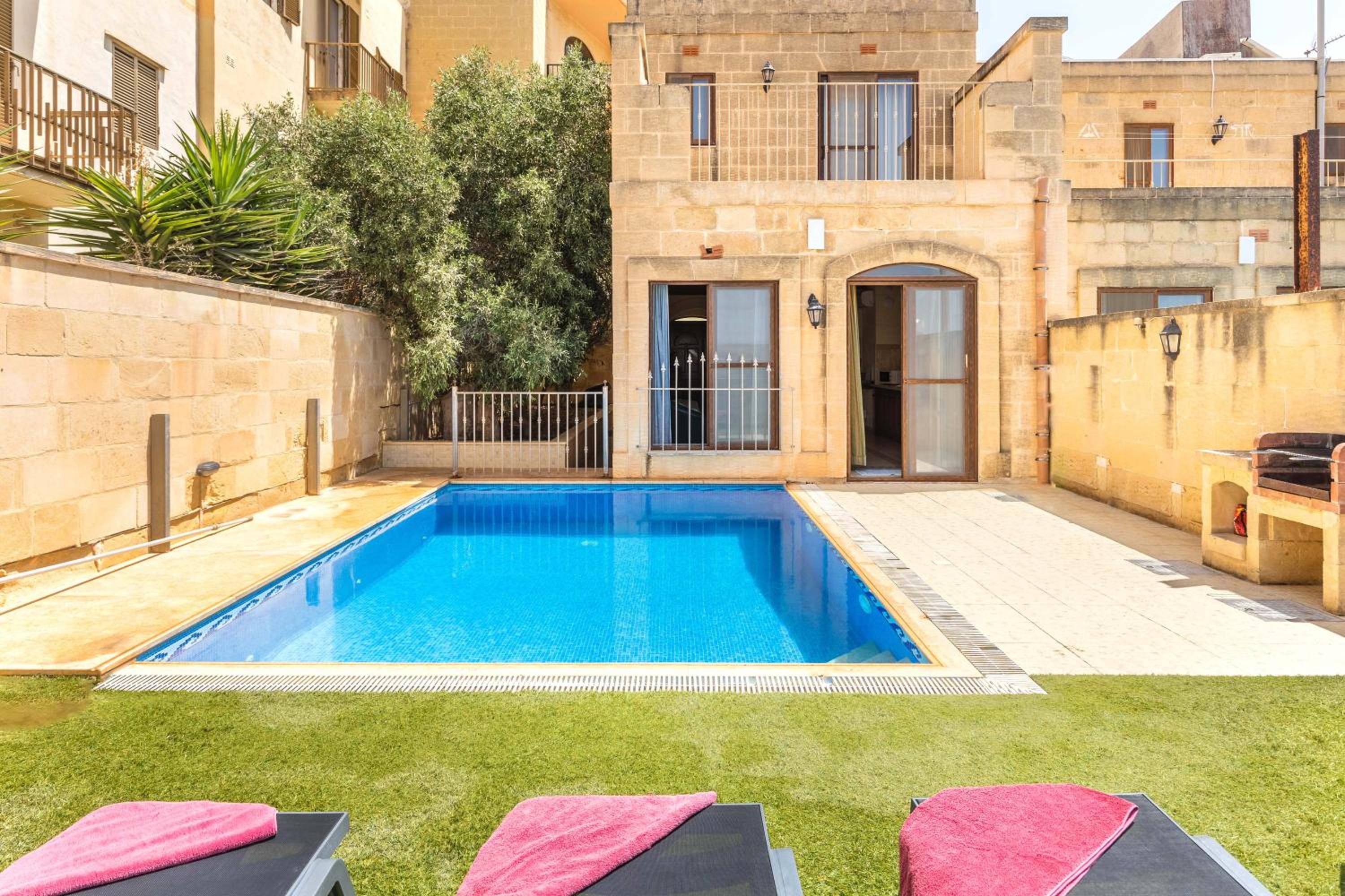 Ta Lucija Sleeps 4 with Private Pool view 2