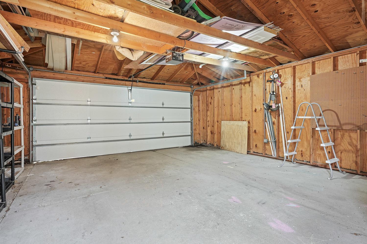 Spacious Row Home next Transit near Downtown w Parking view 4