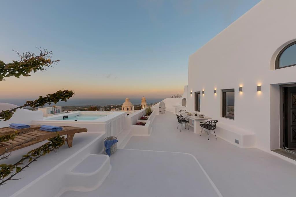 Aleanna Traditional Villa Fira