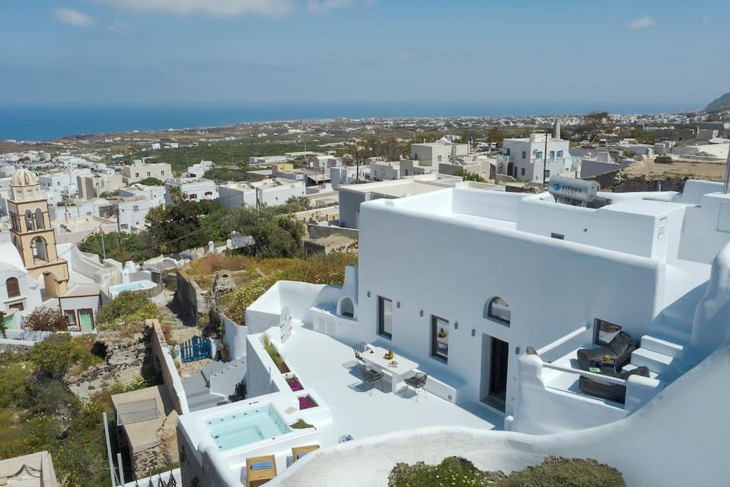 Aleanna Traditional Villa Fira