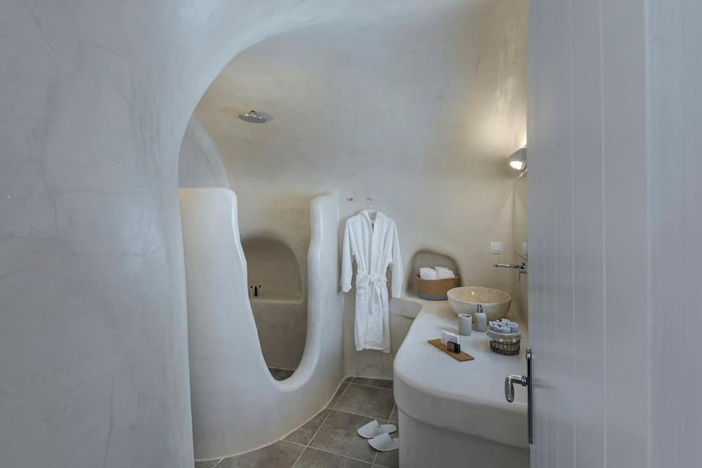 Aleanna Traditional Villa Fira