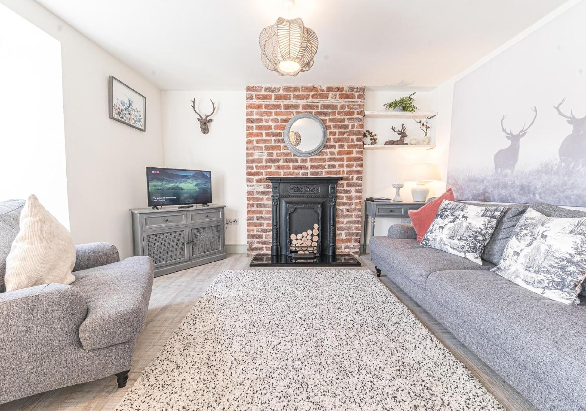 Victoria Apartment, Derwent House view 3
