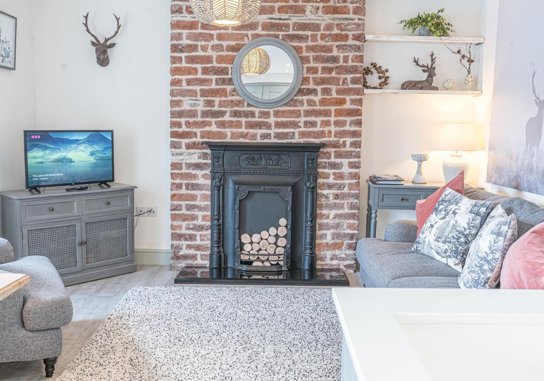 Victoria Apartment, Derwent House view 5