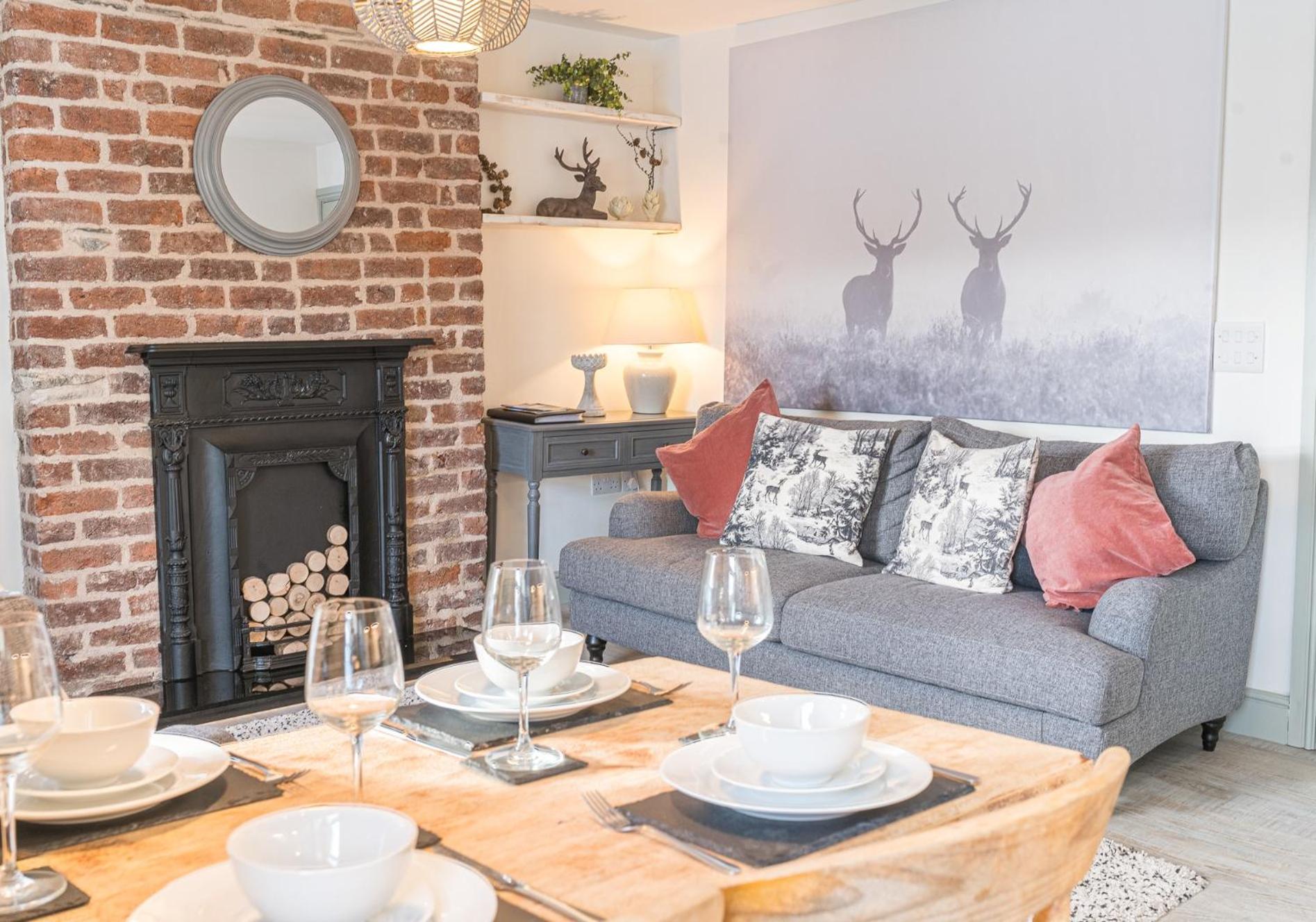 Victoria Apartment, Derwent House view 4