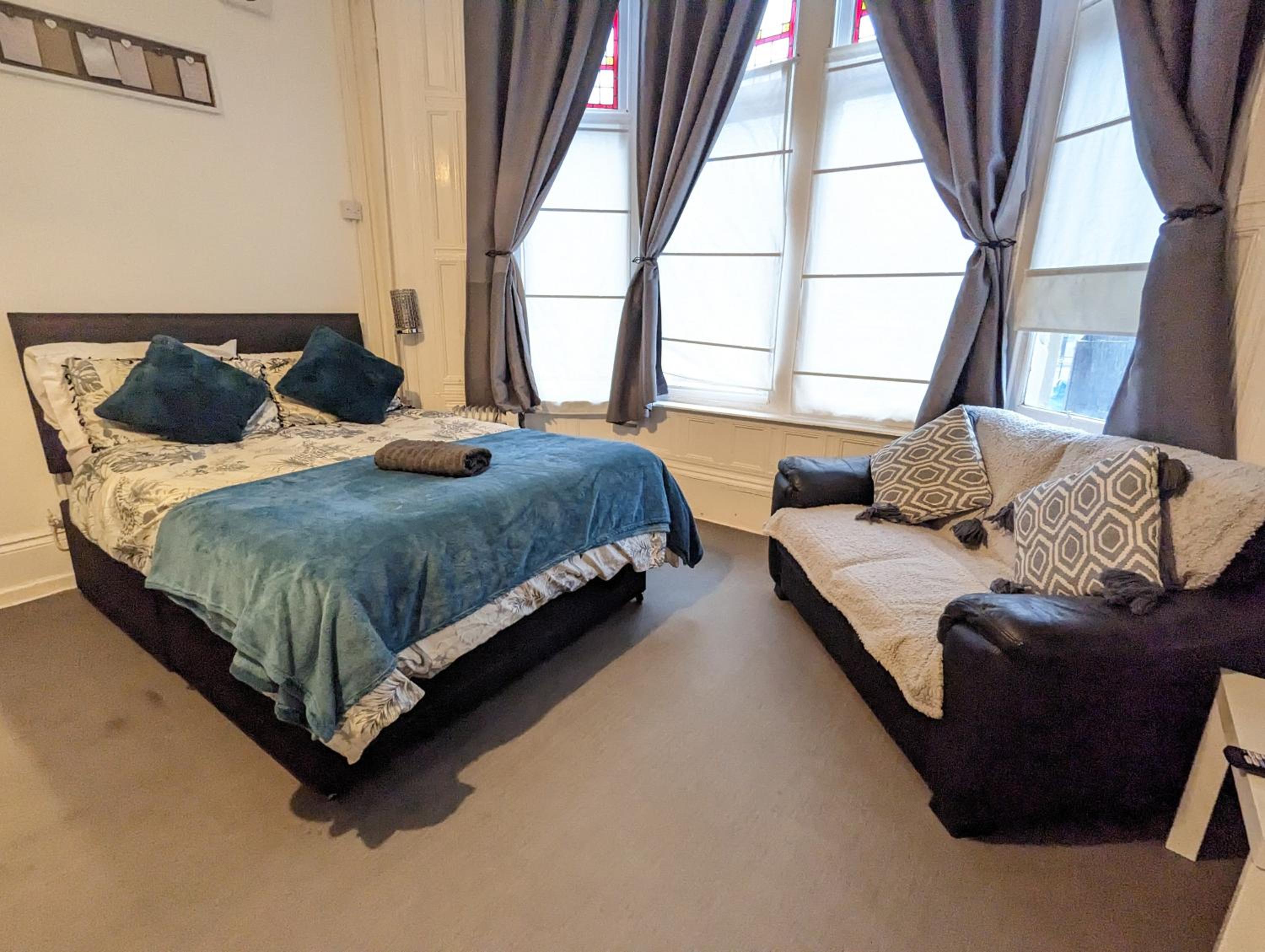 1 Bedroom Studio in a Supurb Area of Cardiff view 2