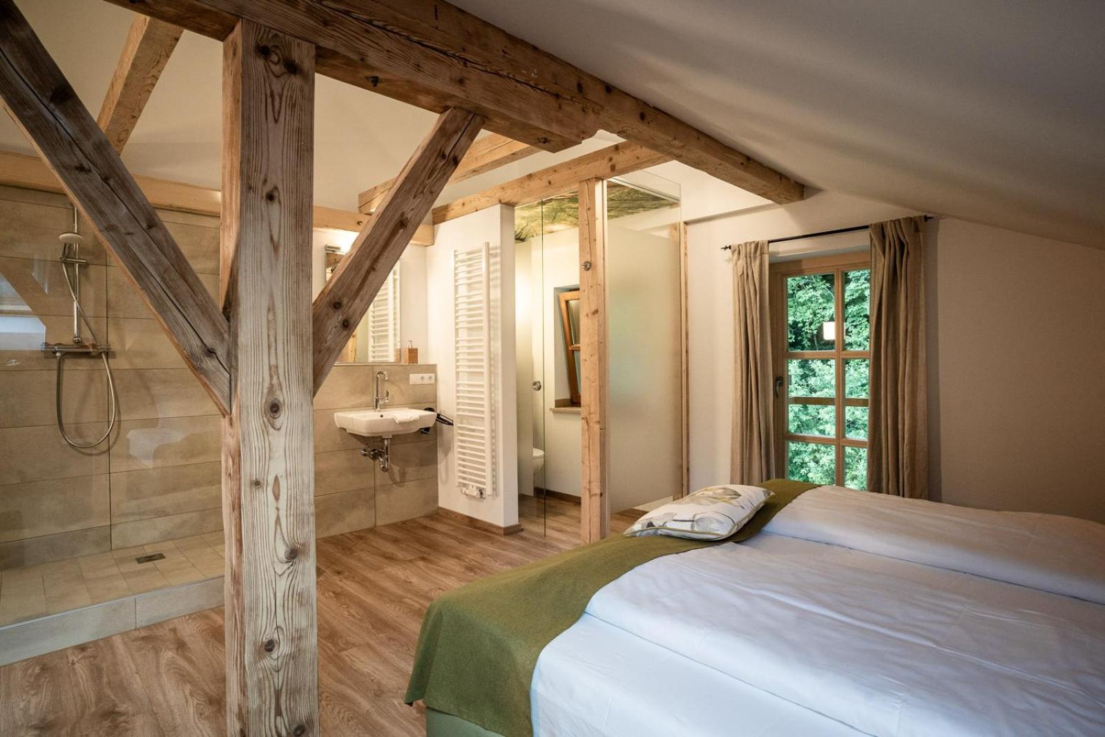 Forstgut - Premium Waldchalets und Lodge Suiten