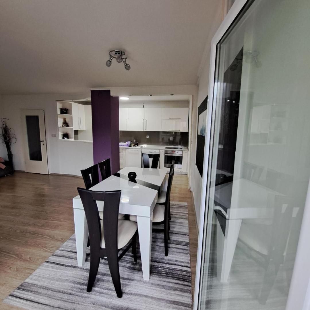 Jove Apartments