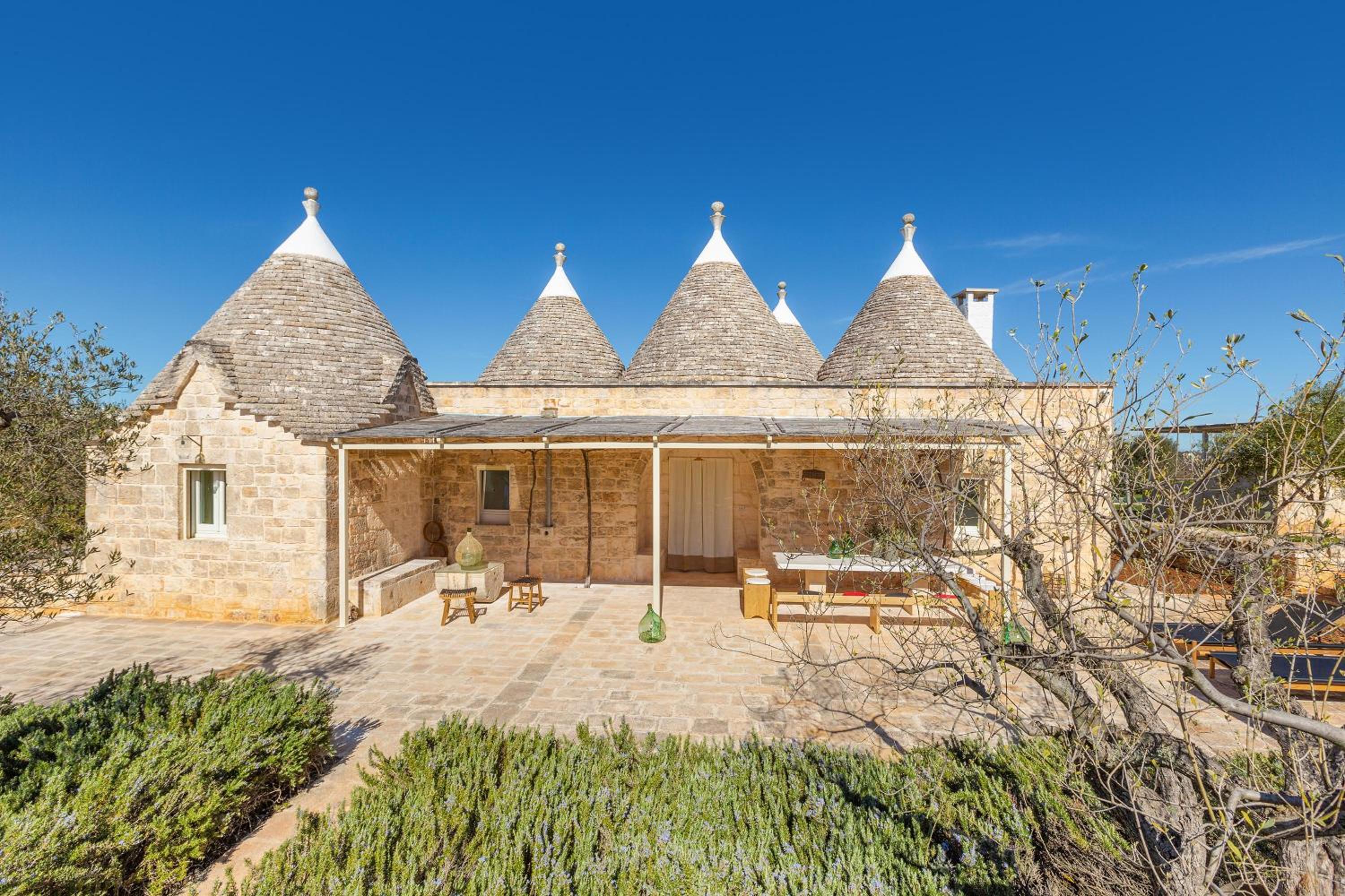 Trulli Almaviva by Perle di Puglia