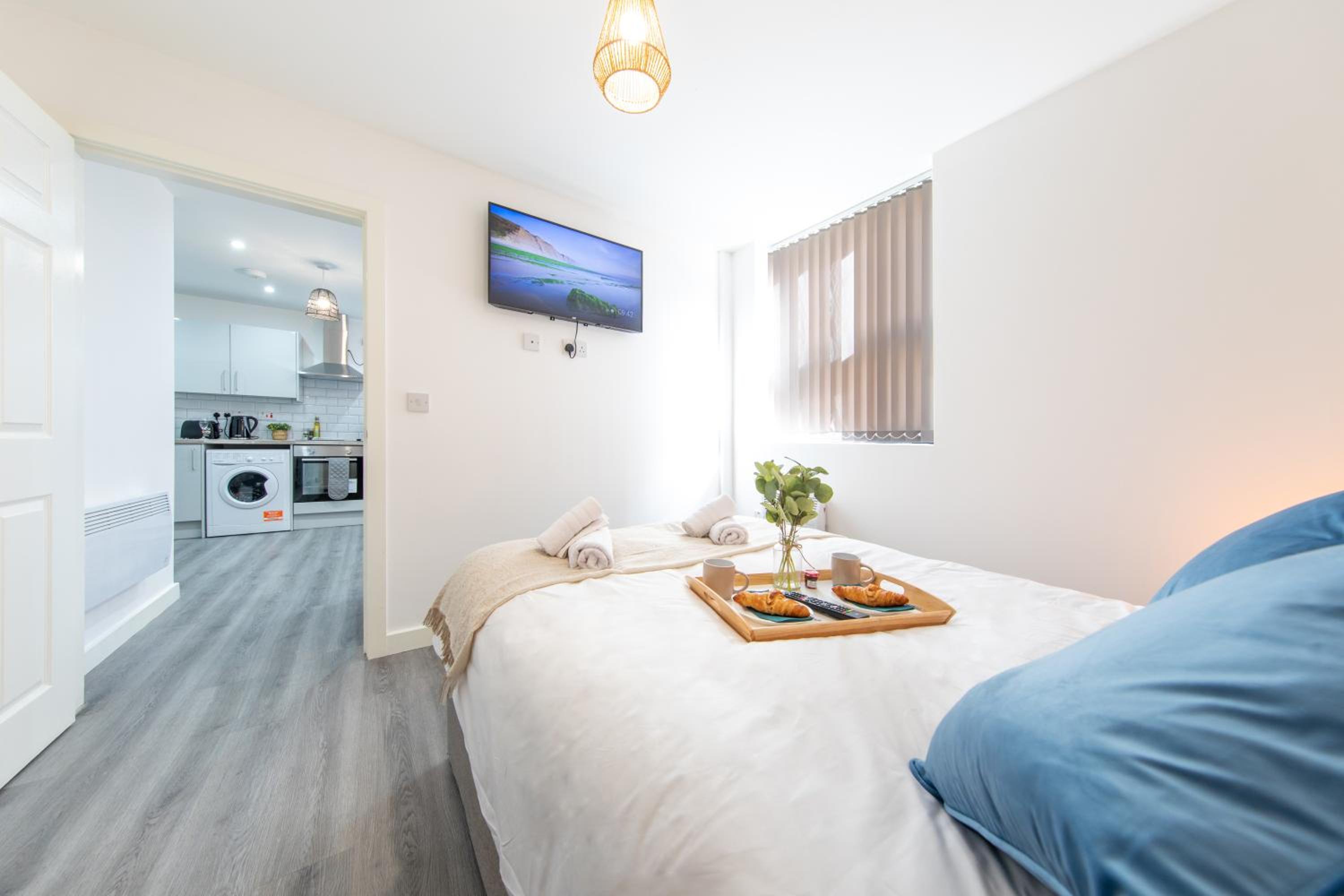 Charming 1BR in Stockport Center