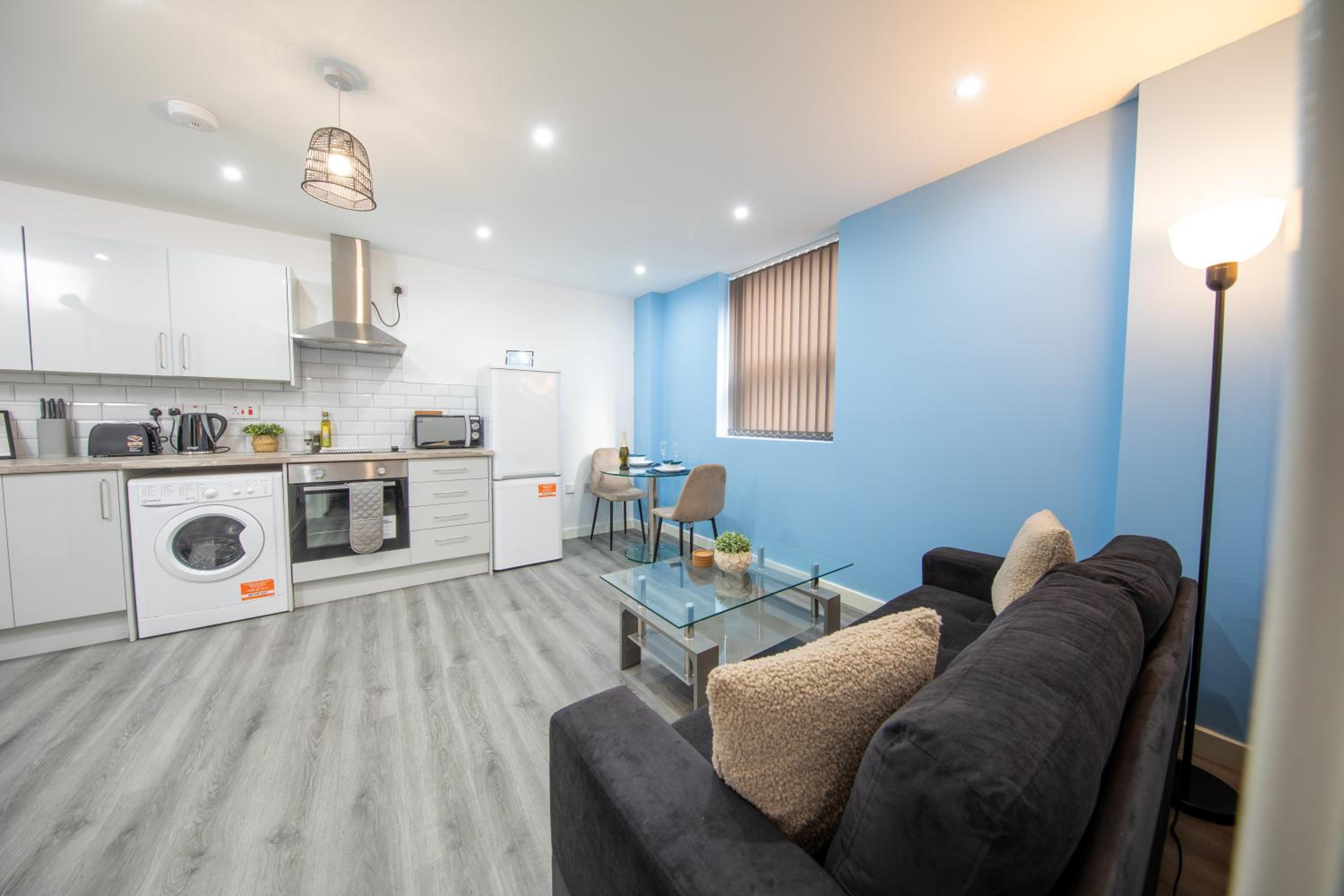 Charming 1BR in Stockport Center