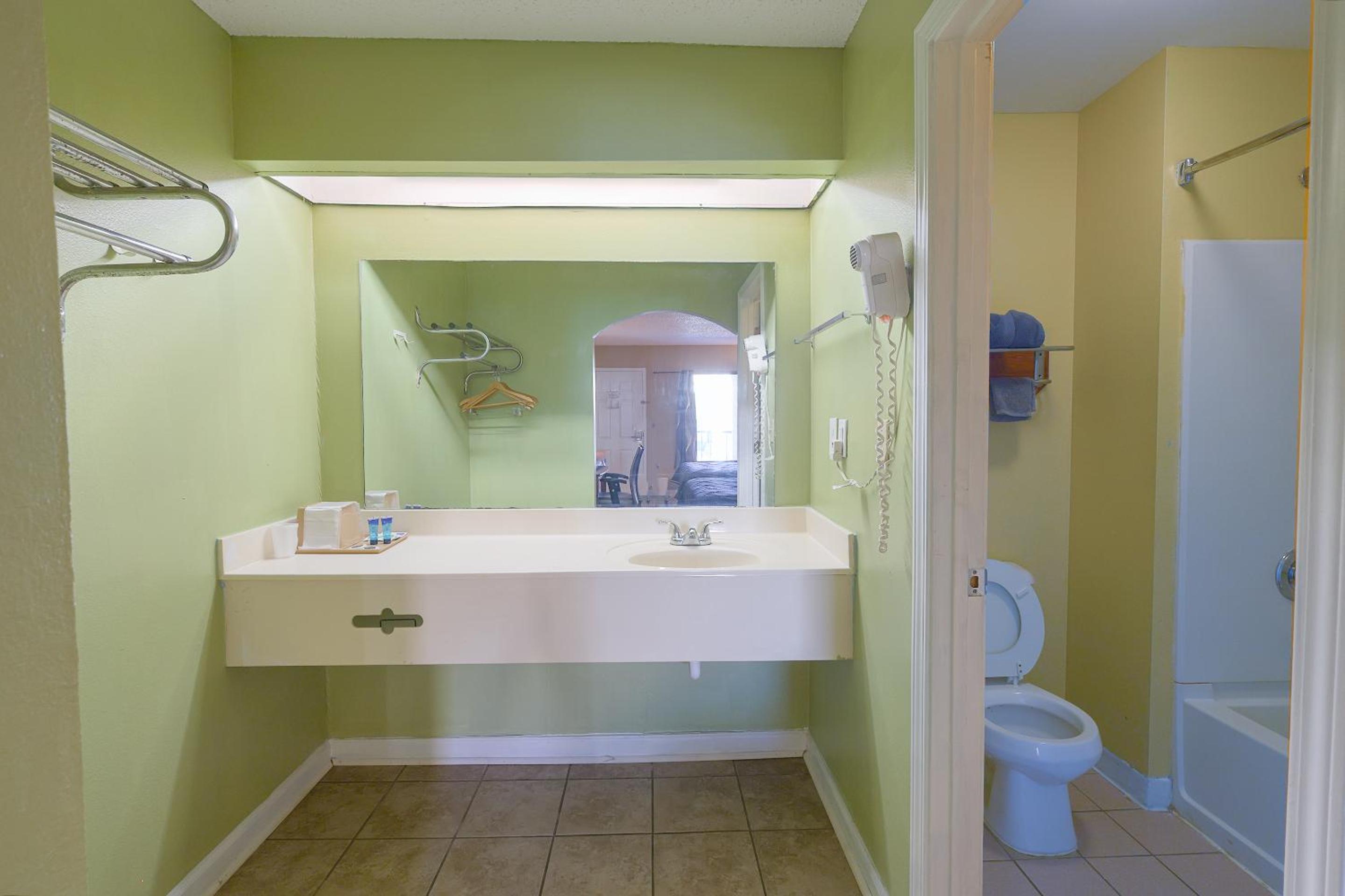OYO Hotel Brownsville TN I-40 - Property Image 35