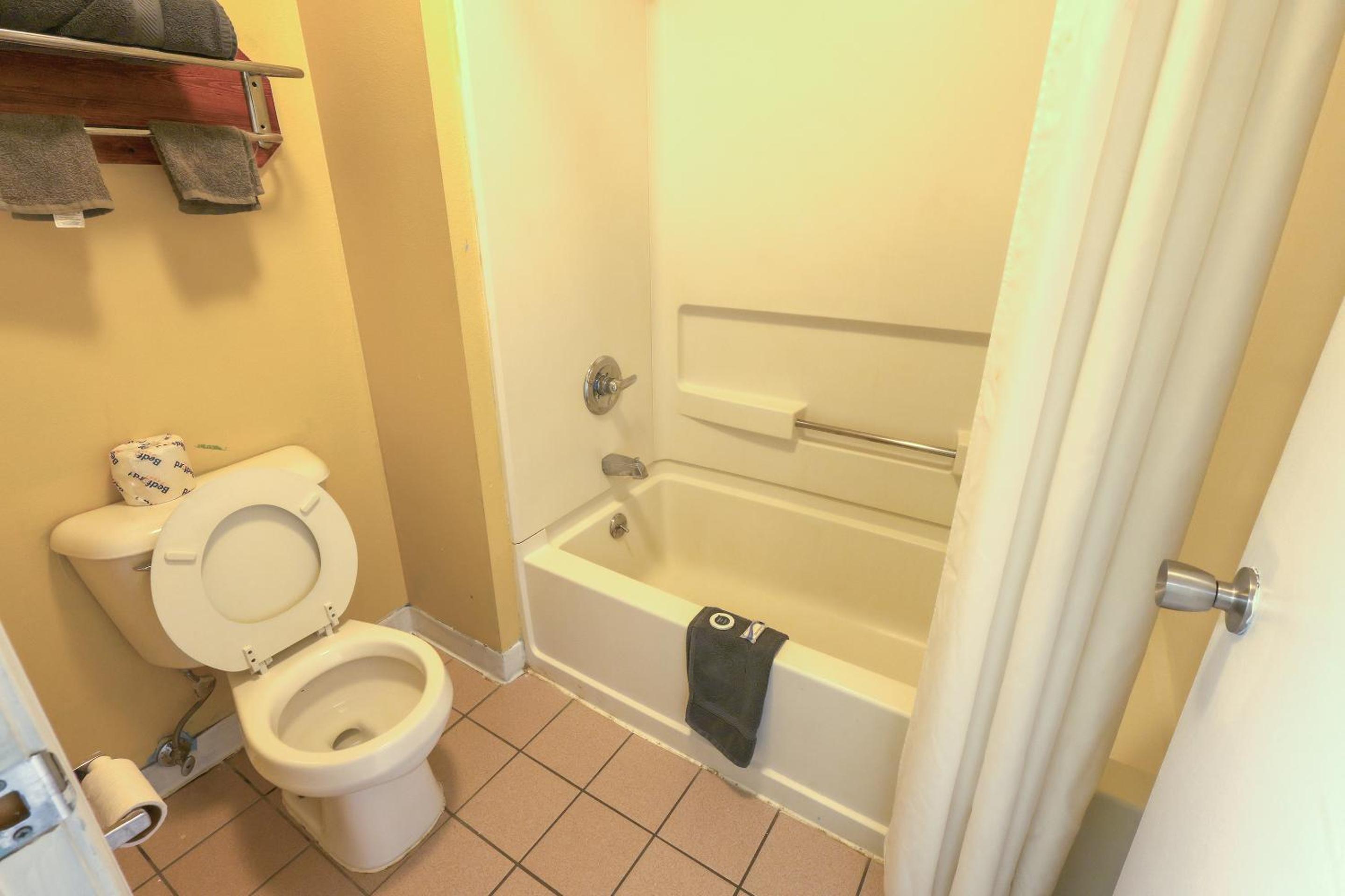 OYO Hotel Brownsville TN I-40 - Property Image 38