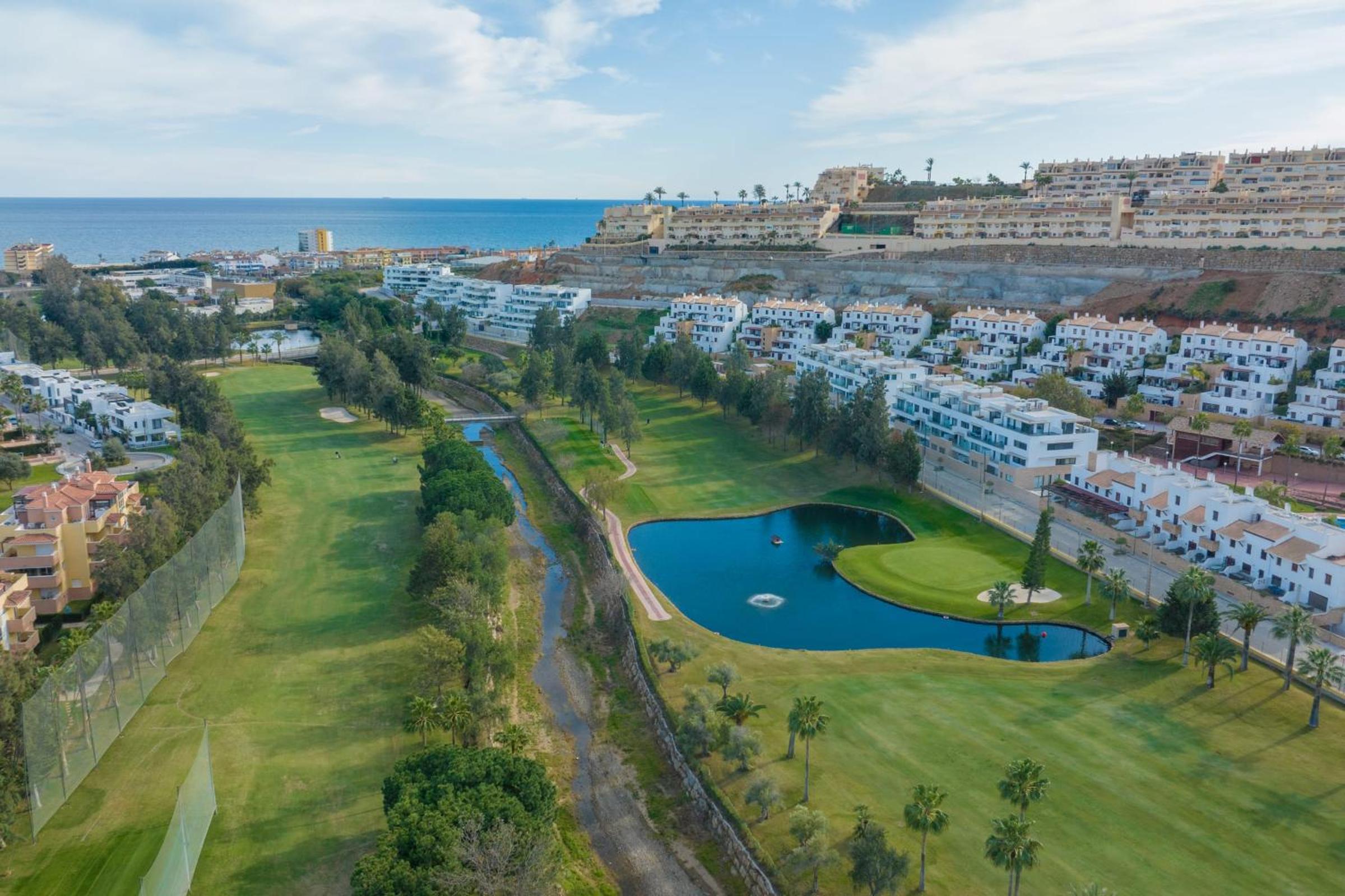 Luxurious penthouse in La Cala Casa Banderas - 3 Golf Facilites close by! photo 2
