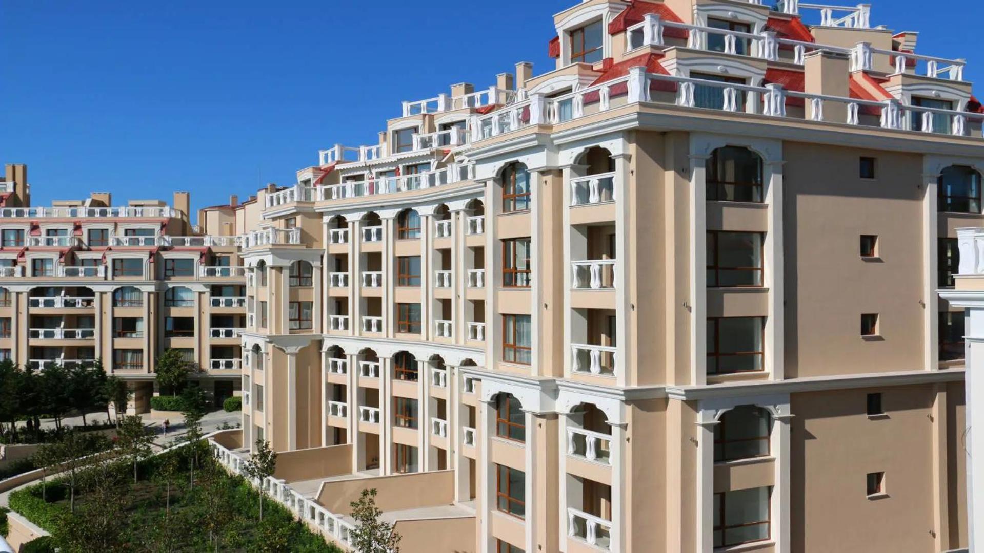 La Mer flat 9 parking and beach access