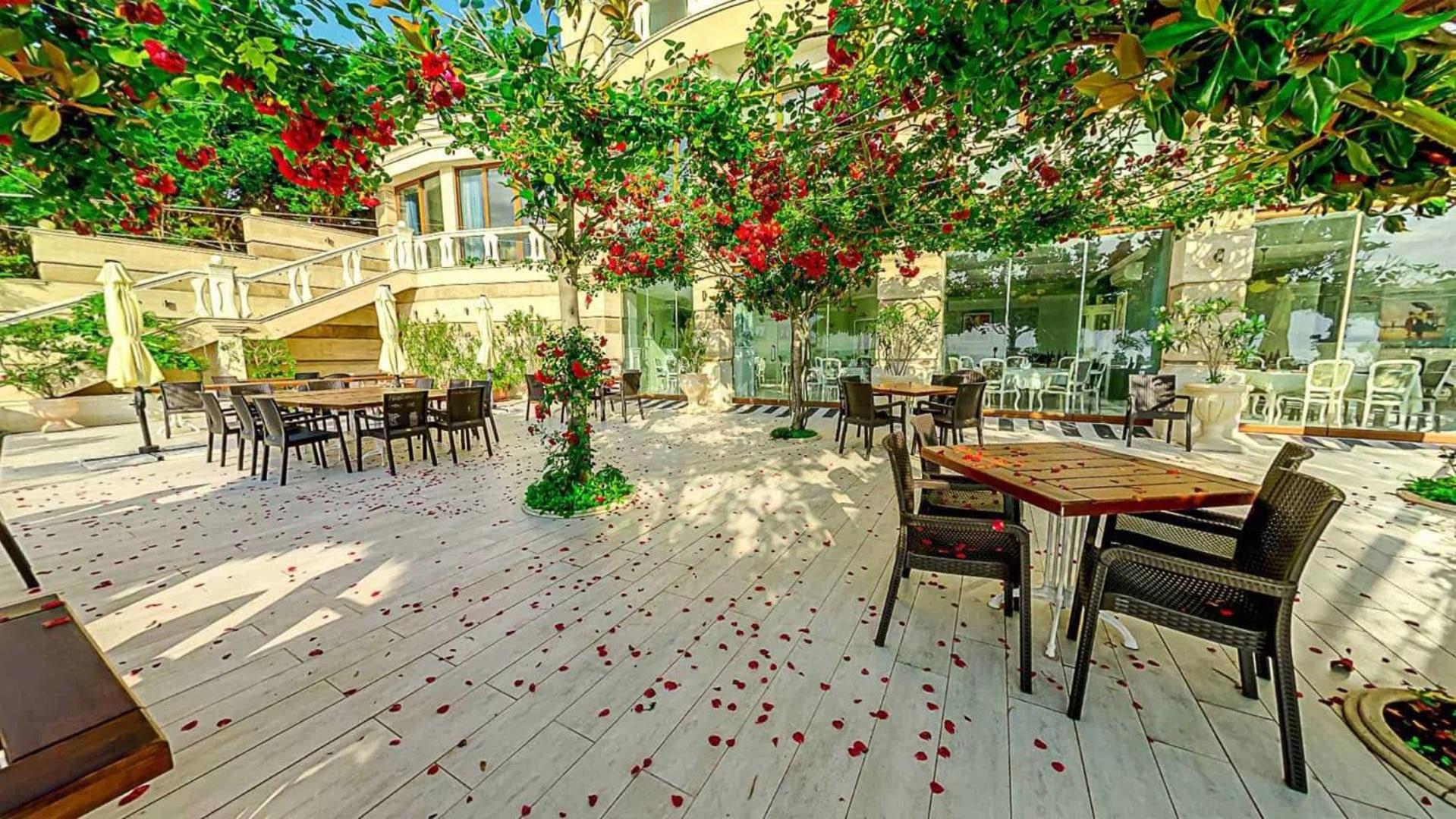 La Mer flat 9 parking and beach access