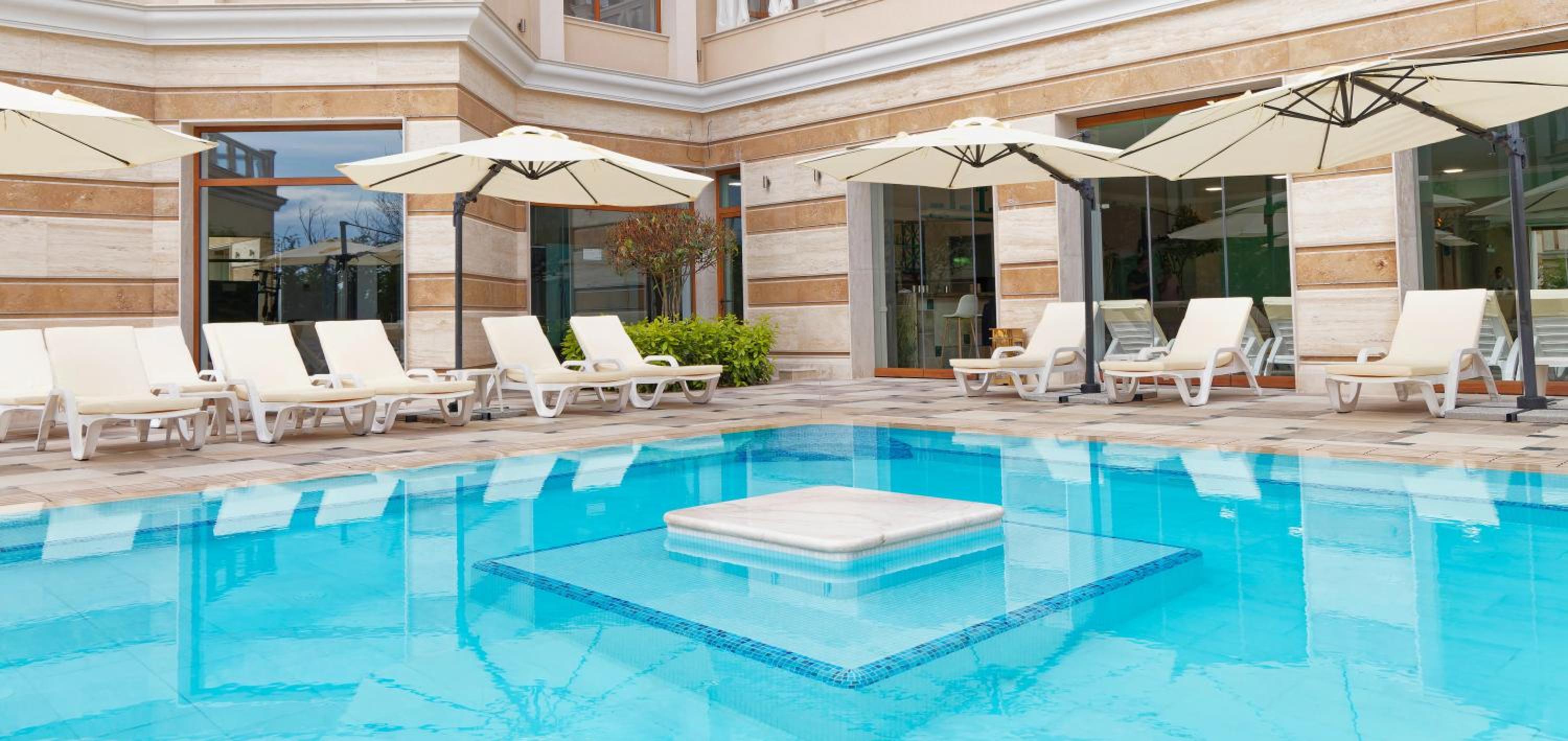La Mer flat 9 parking and beach access