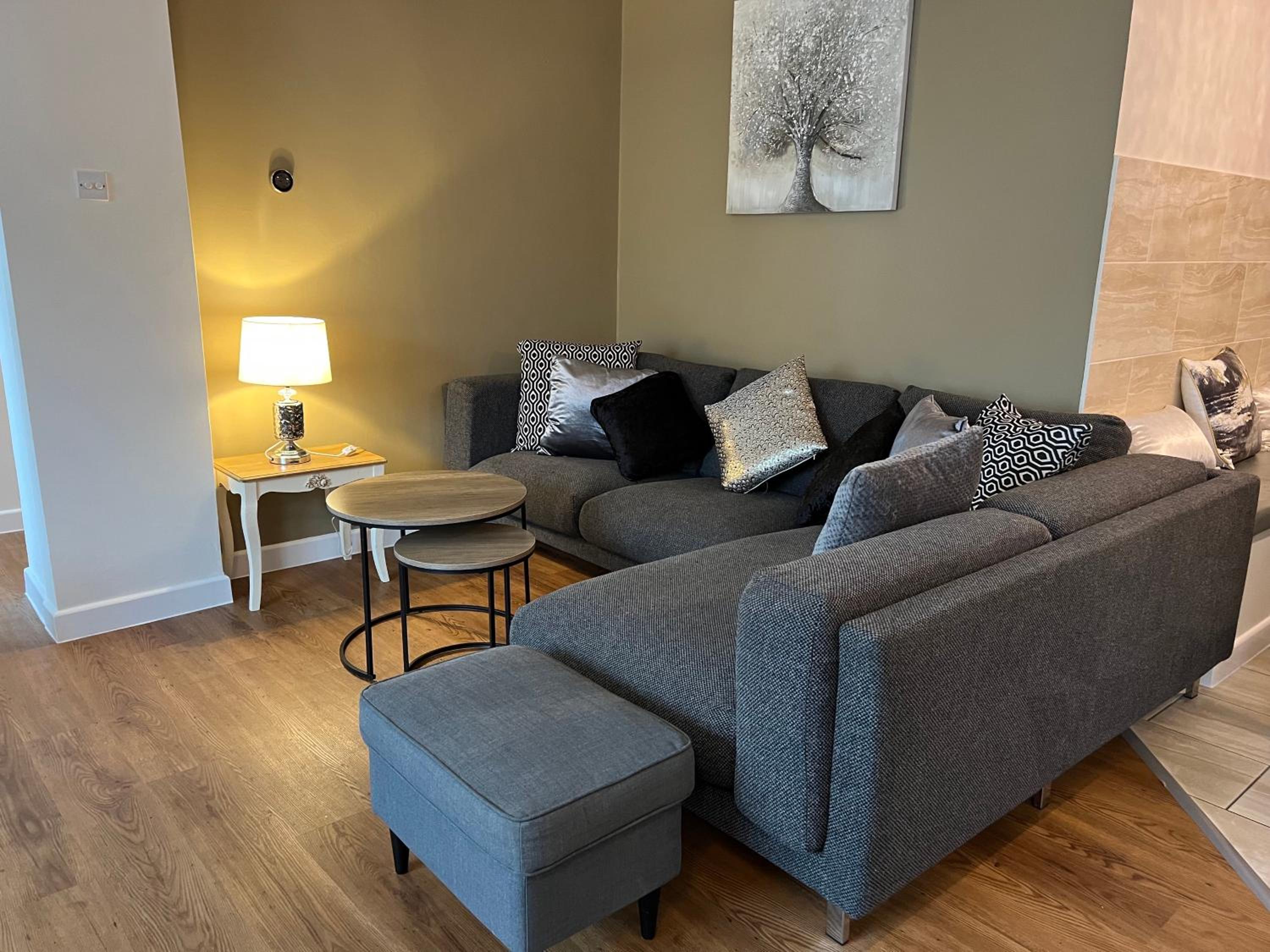 Nearby Glastonbury, Next to Street Town Centre - Ground Floor Large 3 BD With Parking, Sleeps Up to 6 view 5
