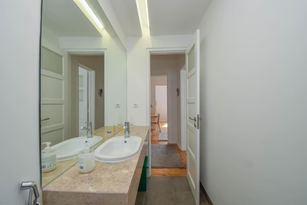 Cozy and Sunny Family Apartment view 5