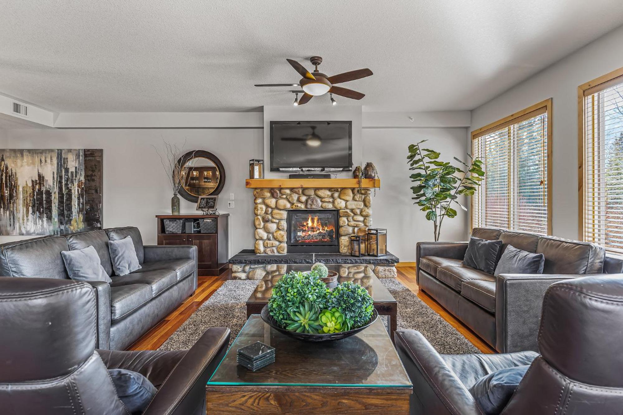 3 Bedroom Condo by Canadian Rockies Vacation Rentals
