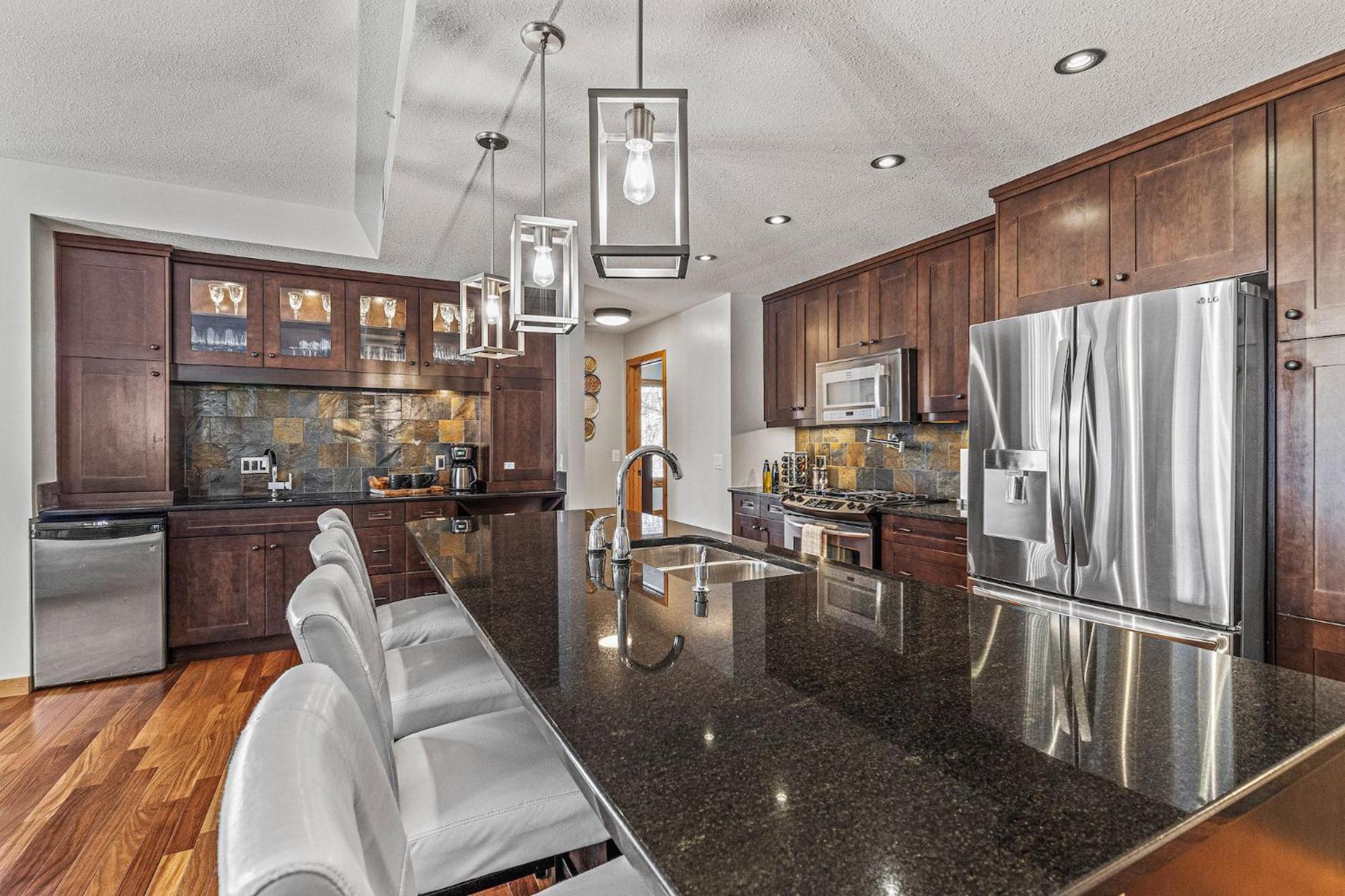 3 Bedroom Condo by Canadian Rockies Vacation Rentals