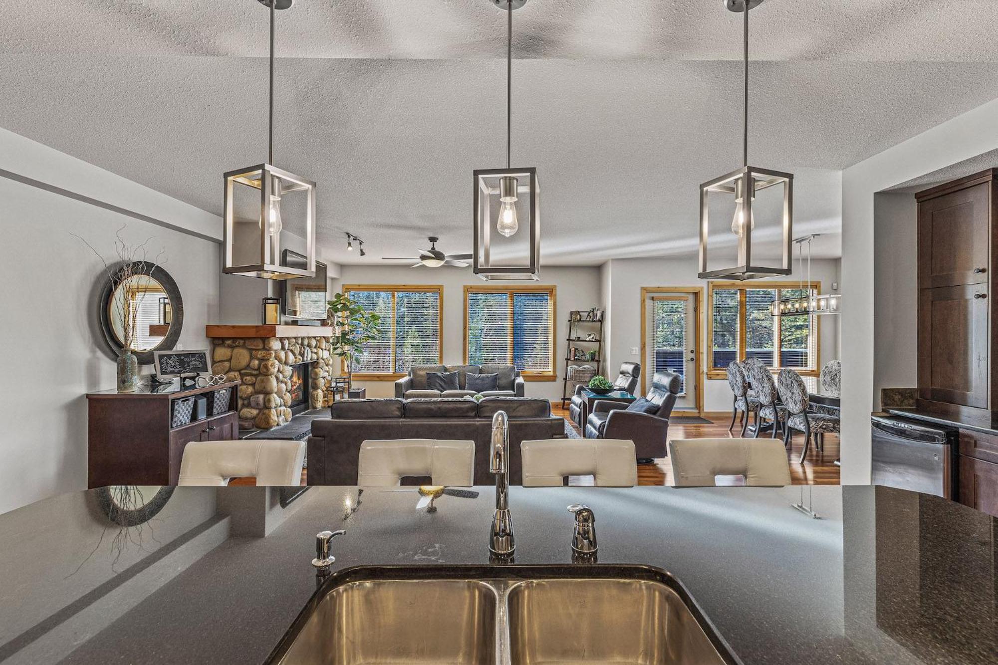3 Bedroom Condo by Canadian Rockies Vacation Rentals