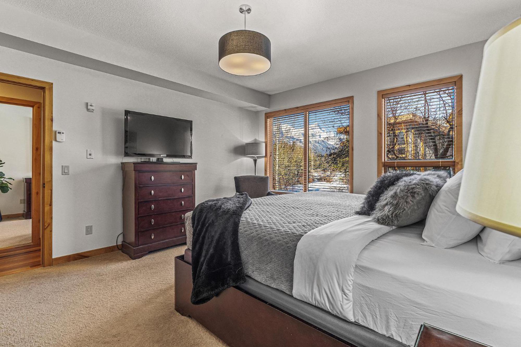 3 Bedroom Condo by Canadian Rockies Vacation Rentals