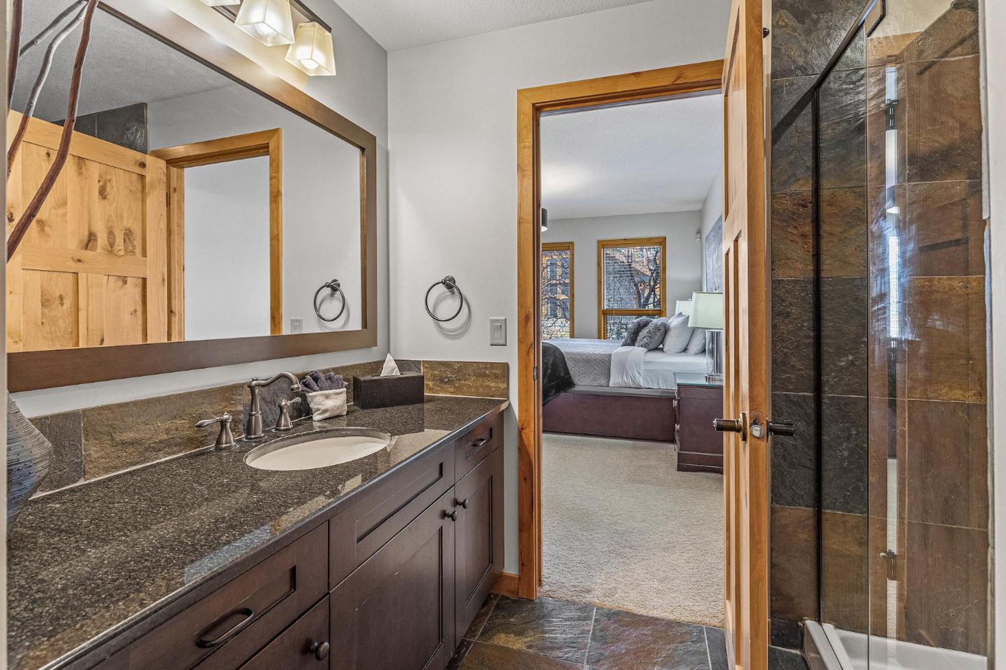 3 Bedroom Condo by Canadian Rockies Vacation Rentals