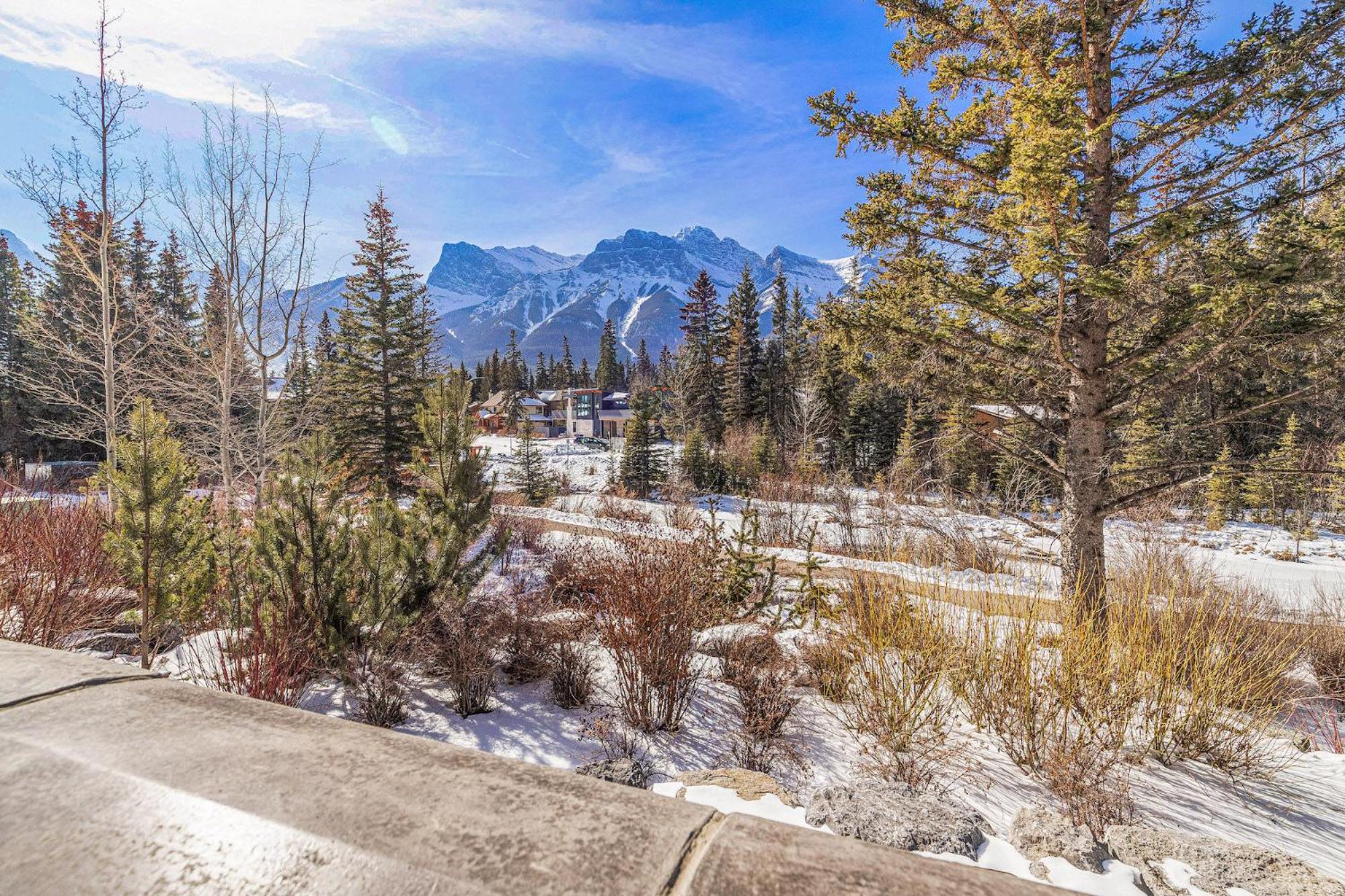 3 Bedroom Condo by Canadian Rockies Vacation Rentals