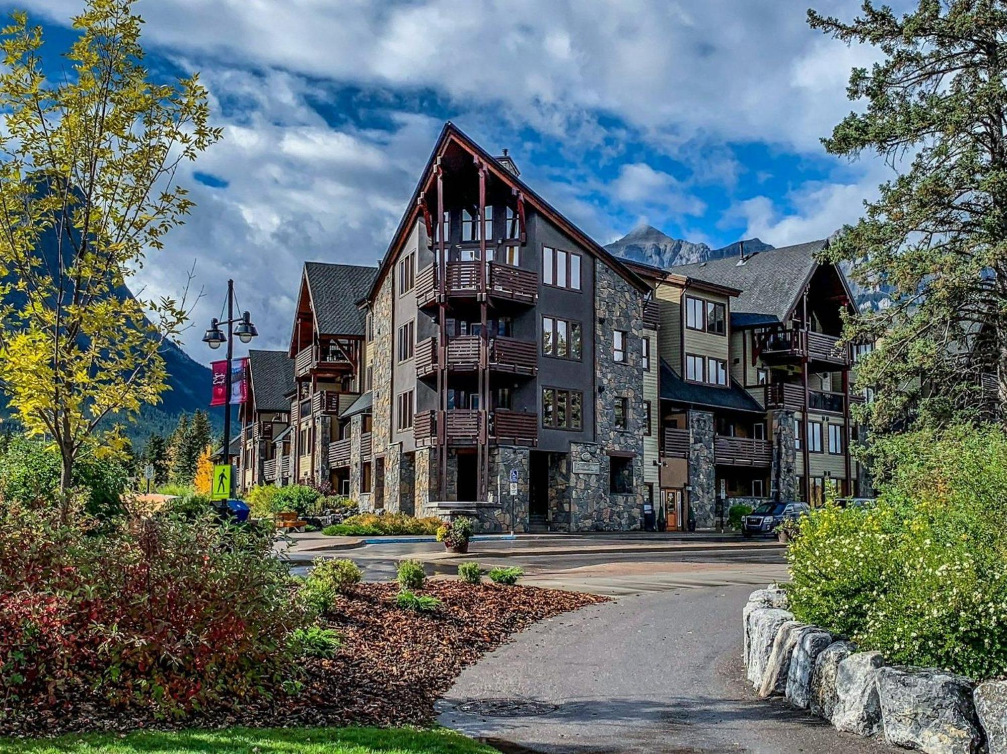 3 Bedroom Condo by Canadian Rockies Vacation Rentals
