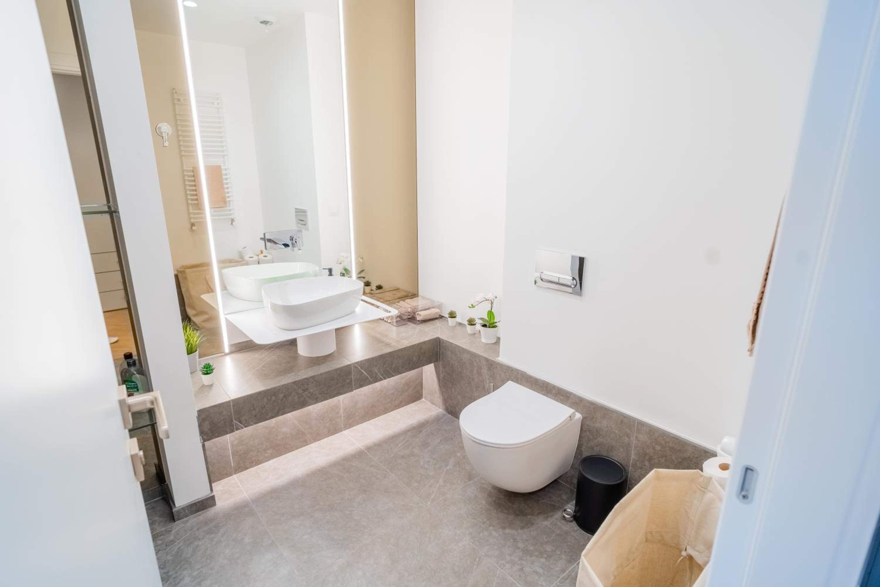 Designer Apartment in Aviatiei Tower