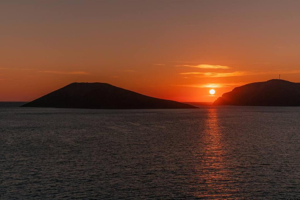 Sunset Dreams Spyros