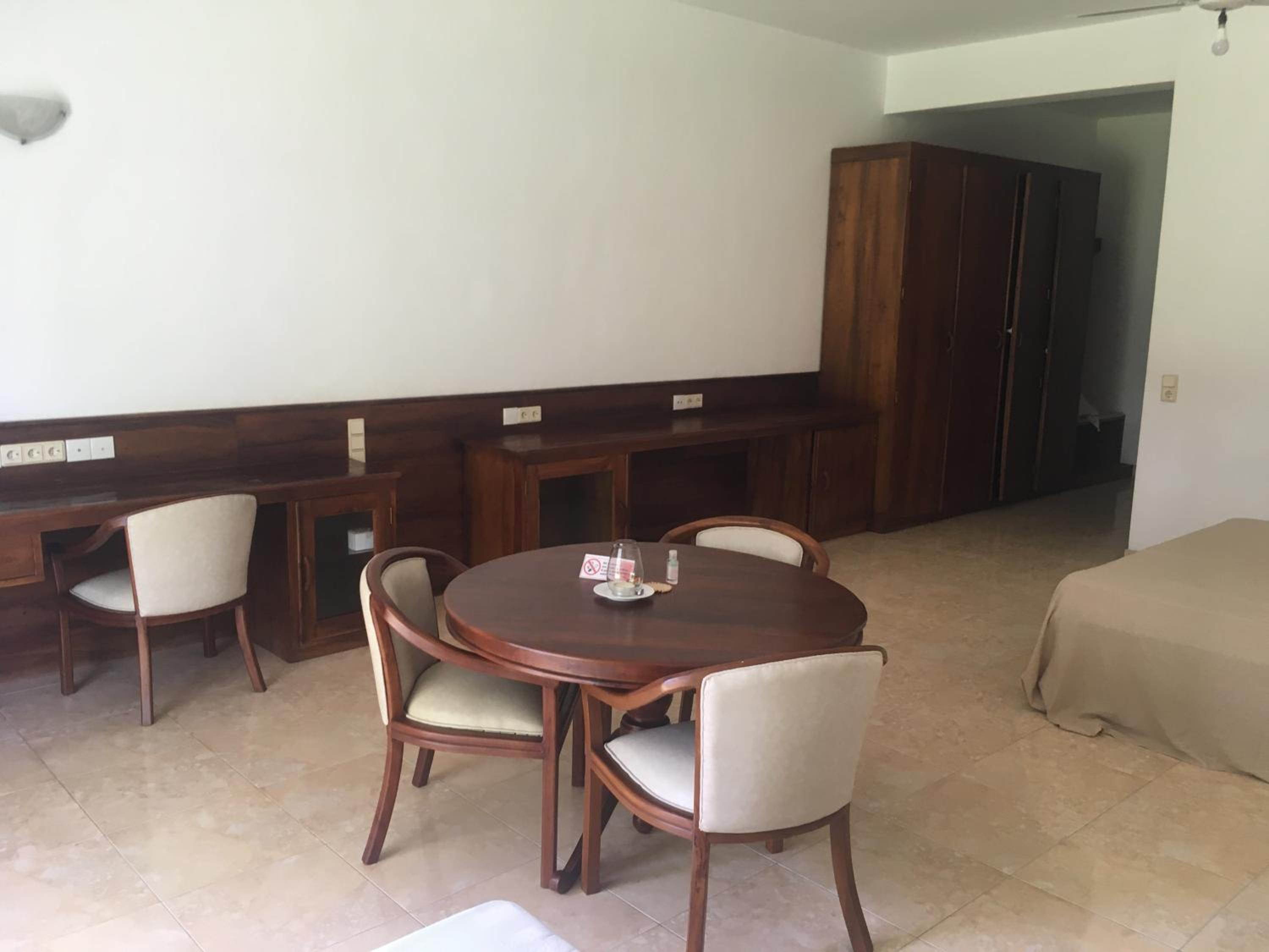 Raja Beach Hotel