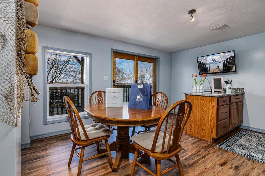 Lakeside Landing Suite view 4