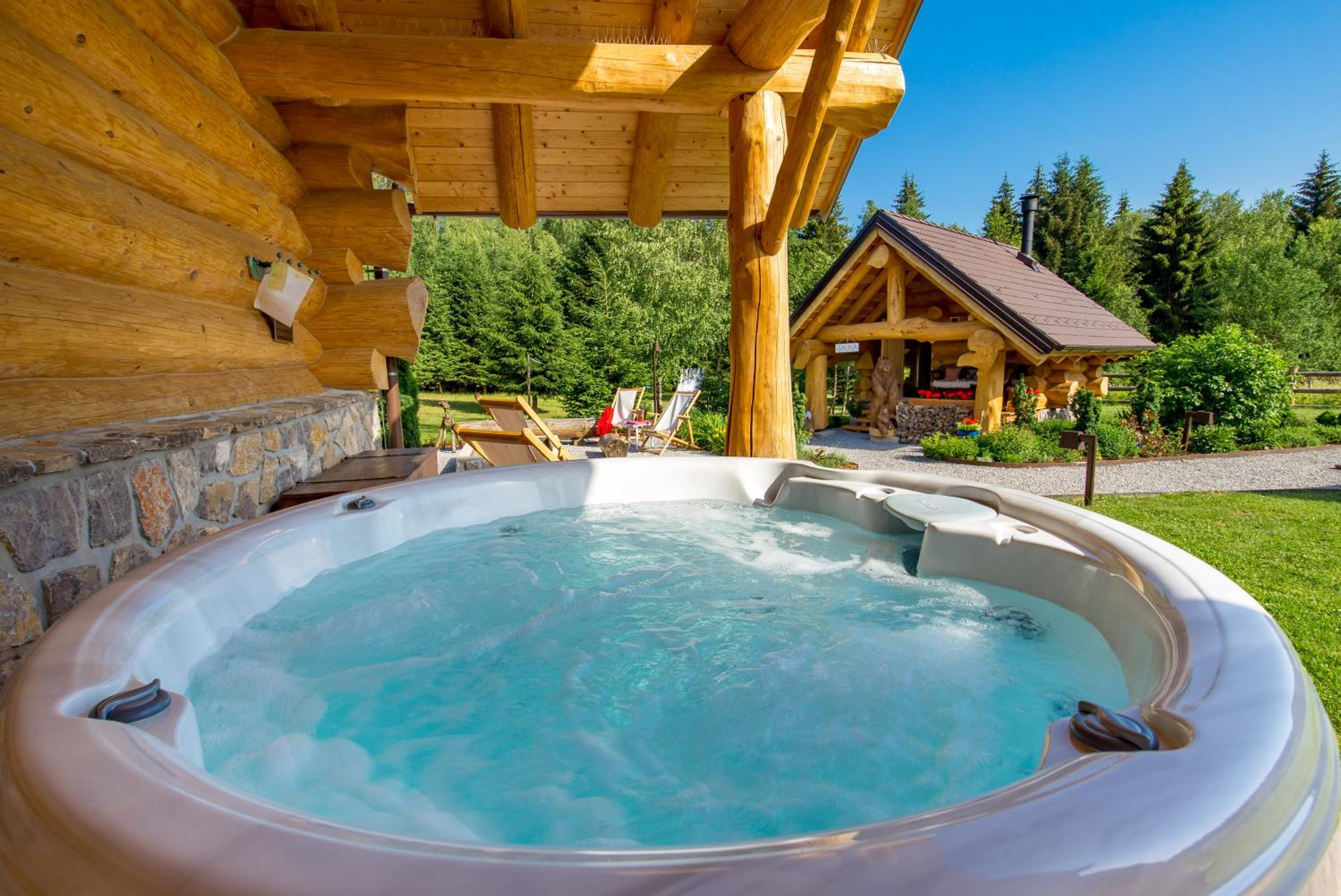 KRALJICA ŠUME - Divjake Log Home view 2