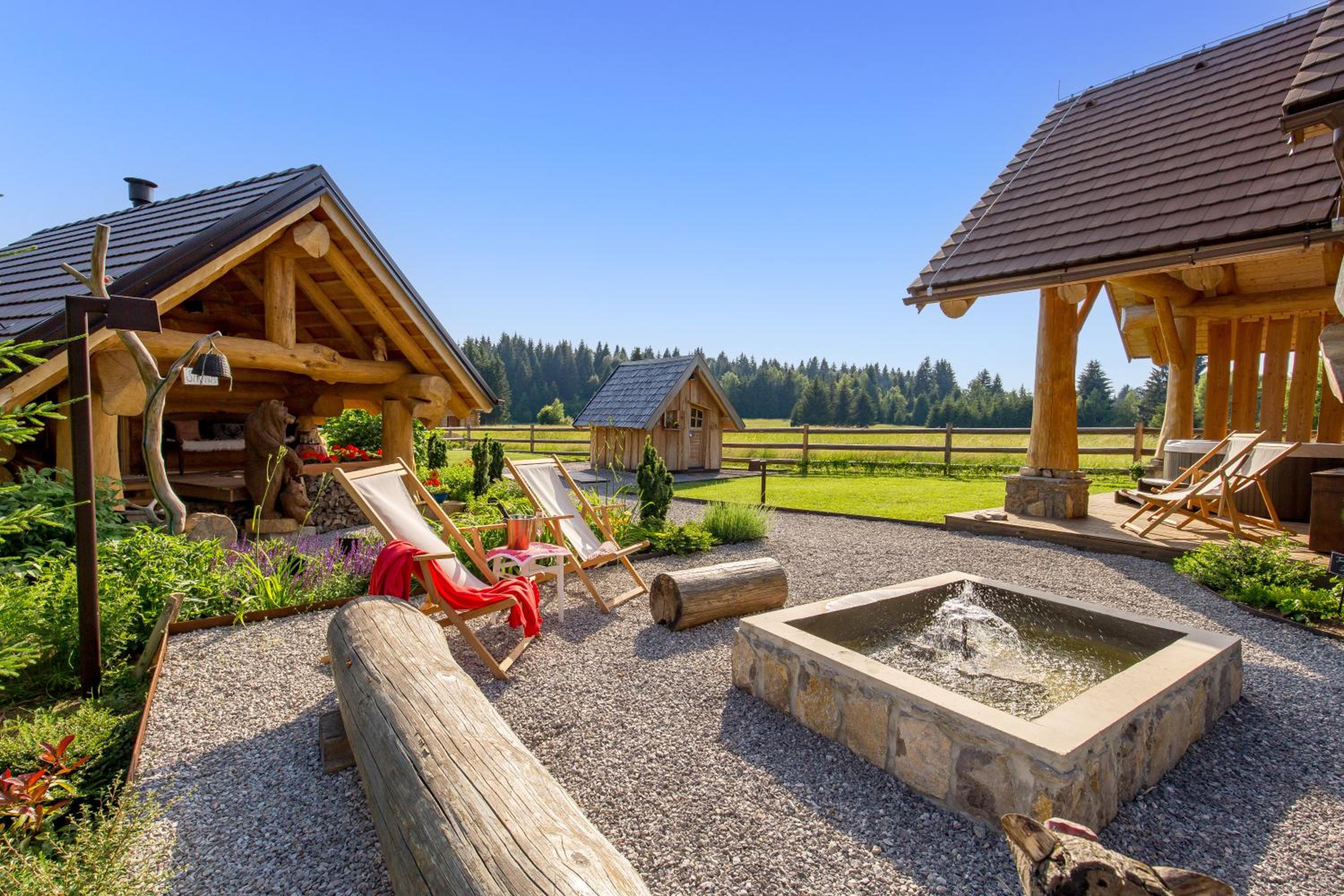KRALJICA ŠUME - Divjake Log Home view 4