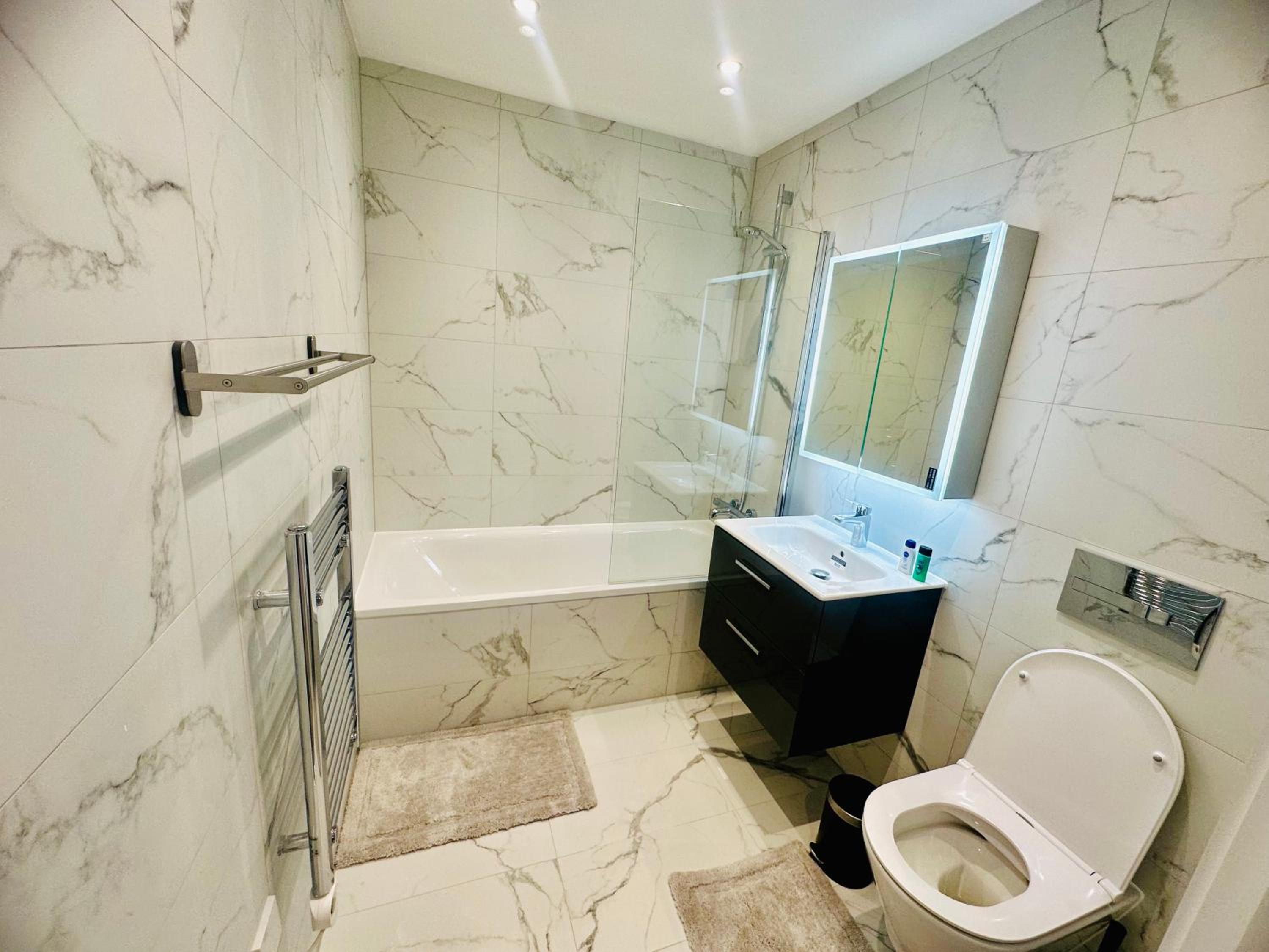 Hemel Apartments- Sunset retreat