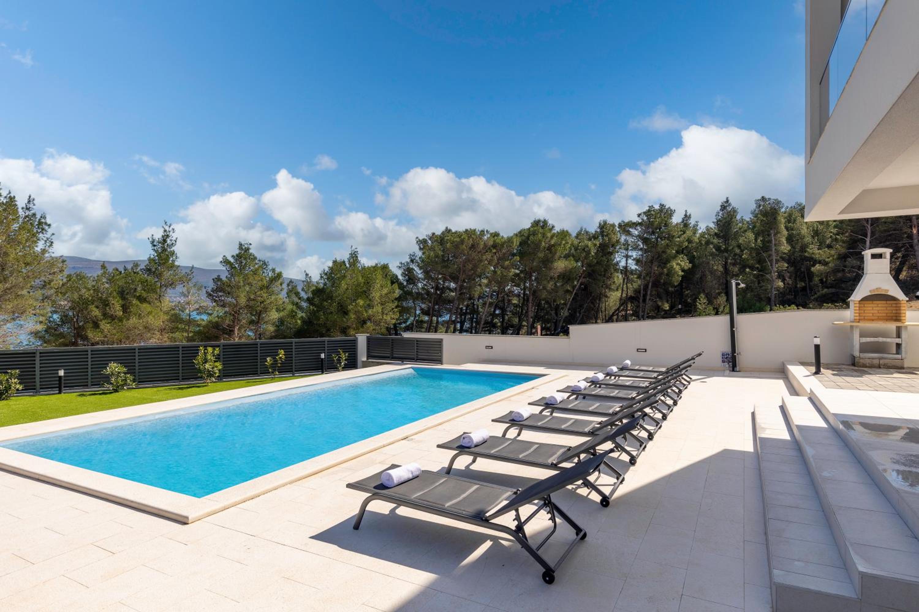 Villa Pine