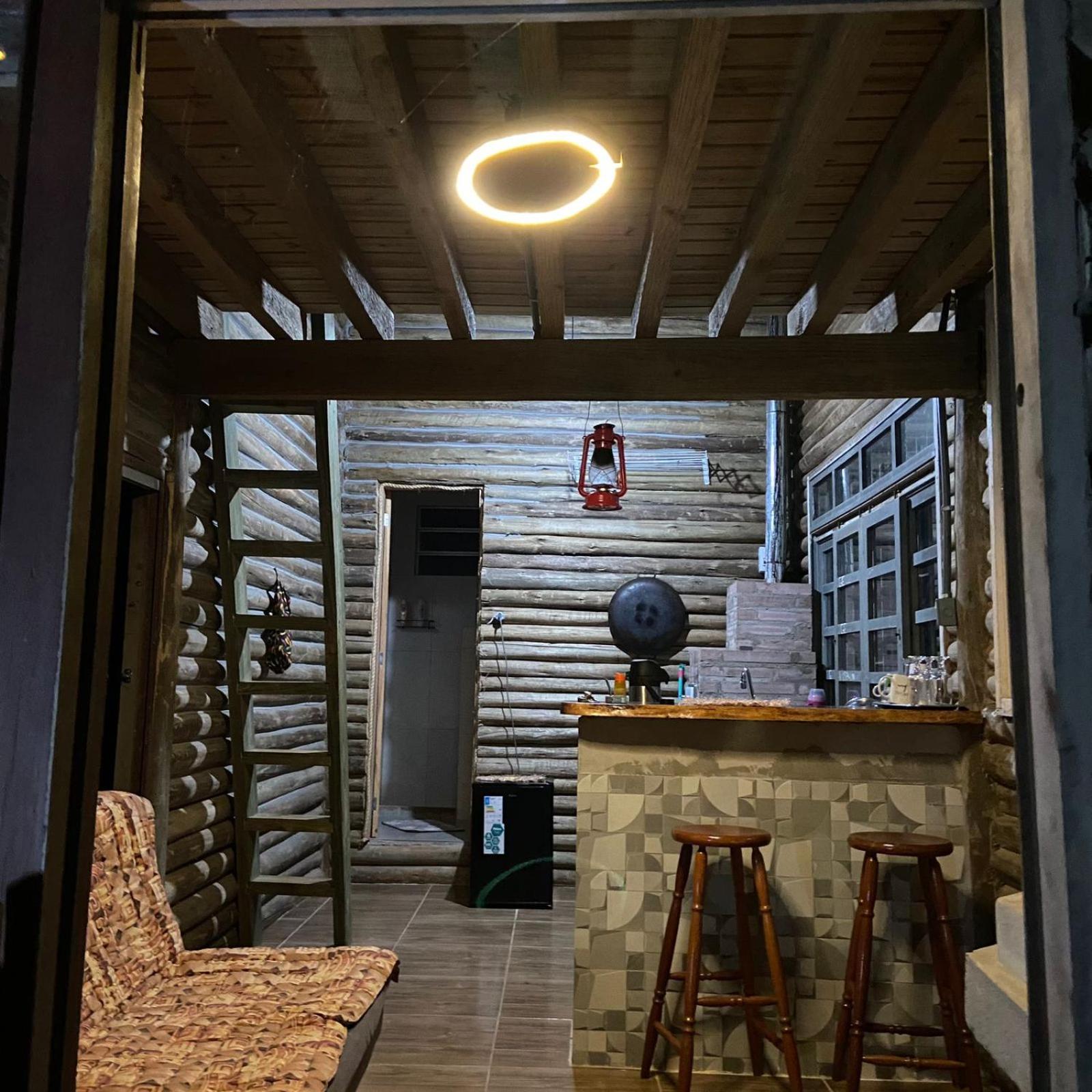 Cabana rustica logcabin com banheira aquecida view 2